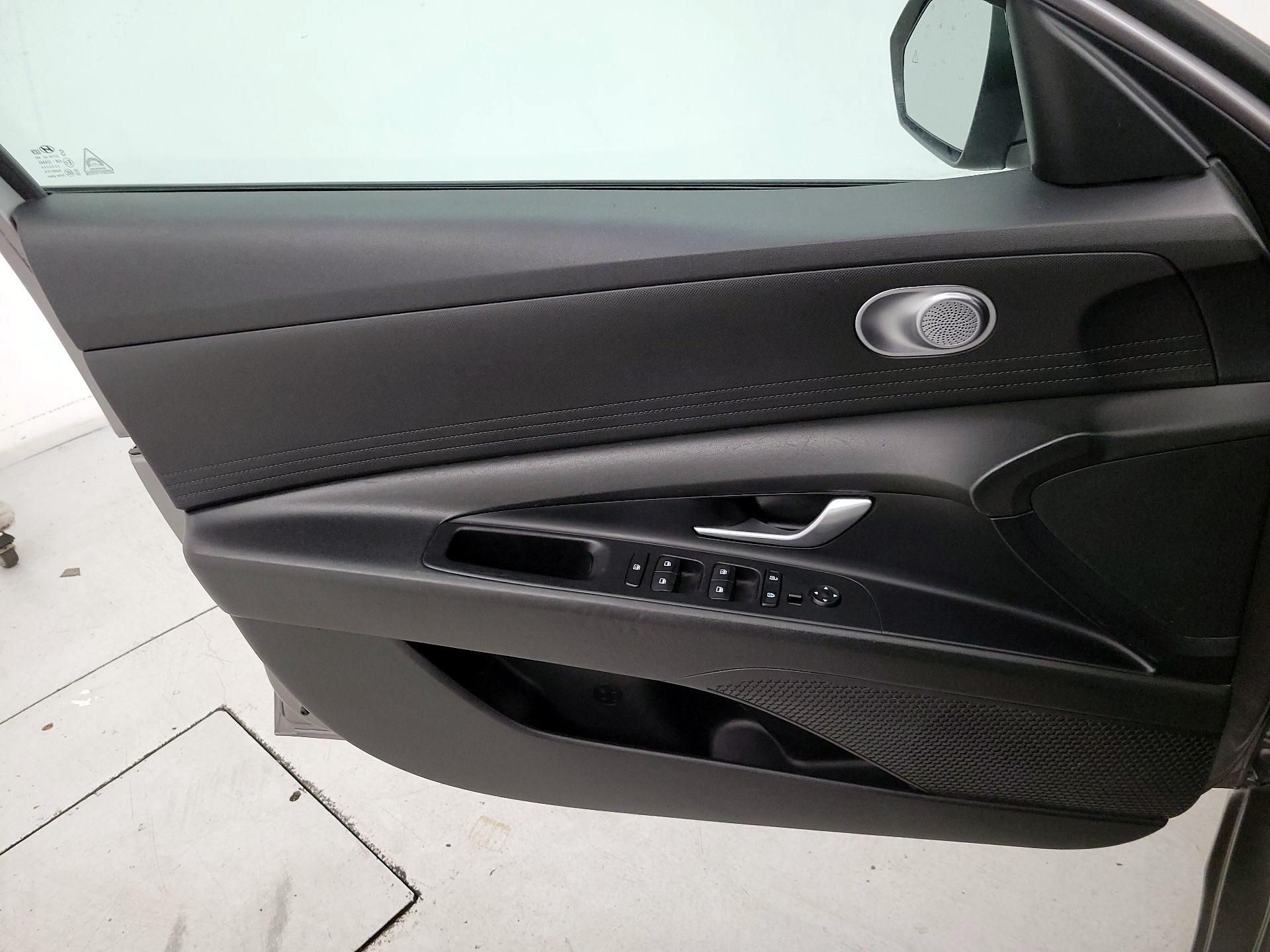 Thumbnail: 2023 Hyundai Elantra - 12