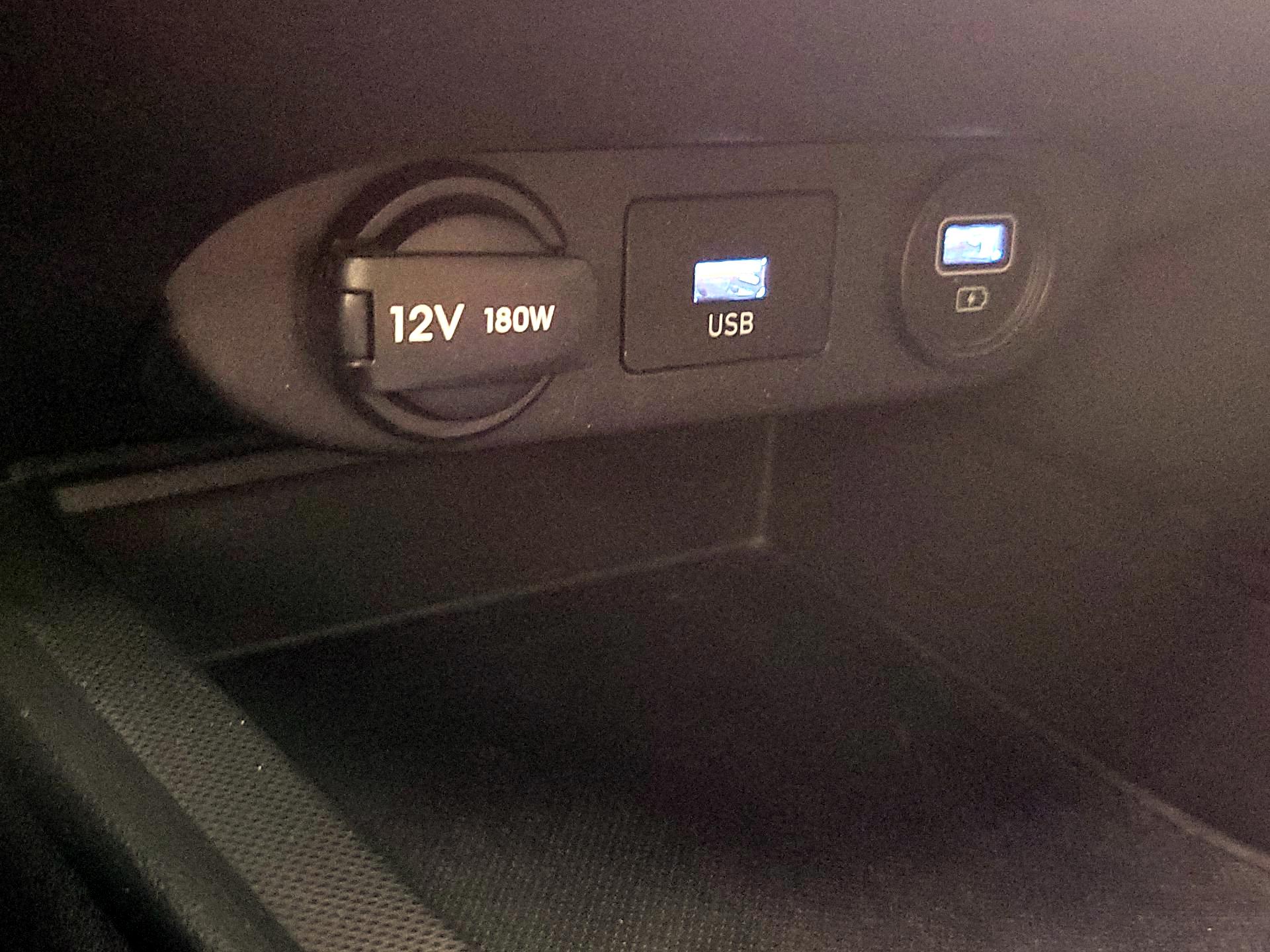 Thumbnail: 2023 Hyundai Elantra - 18