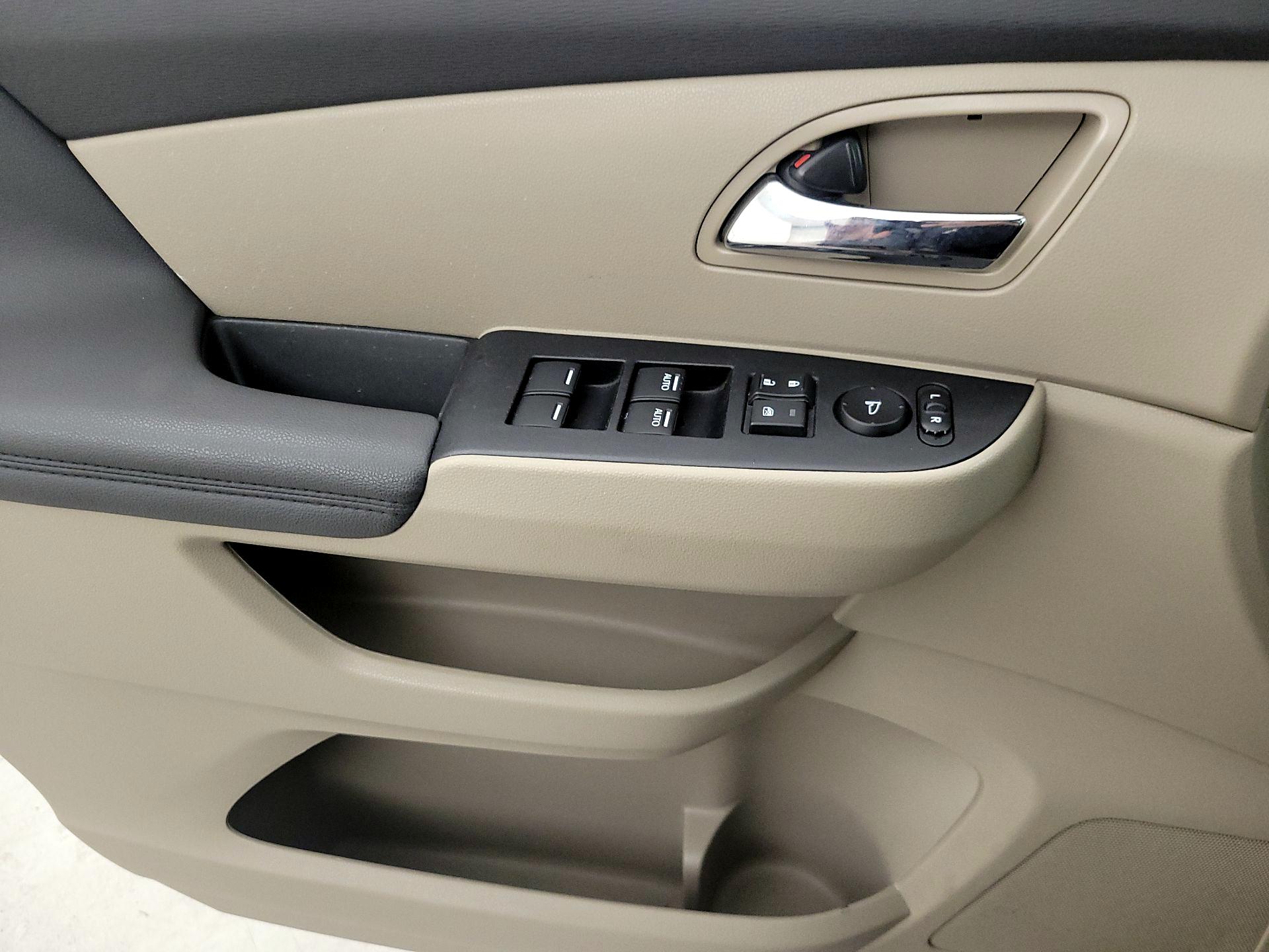 Thumbnail: 2014 Honda Odyssey - 12