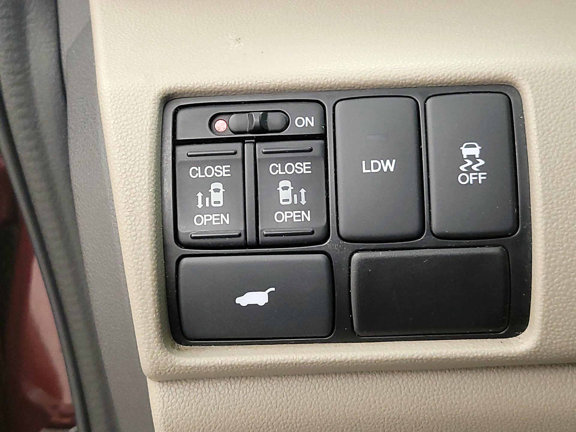 Thumbnail: 2014 Honda Odyssey - 13
