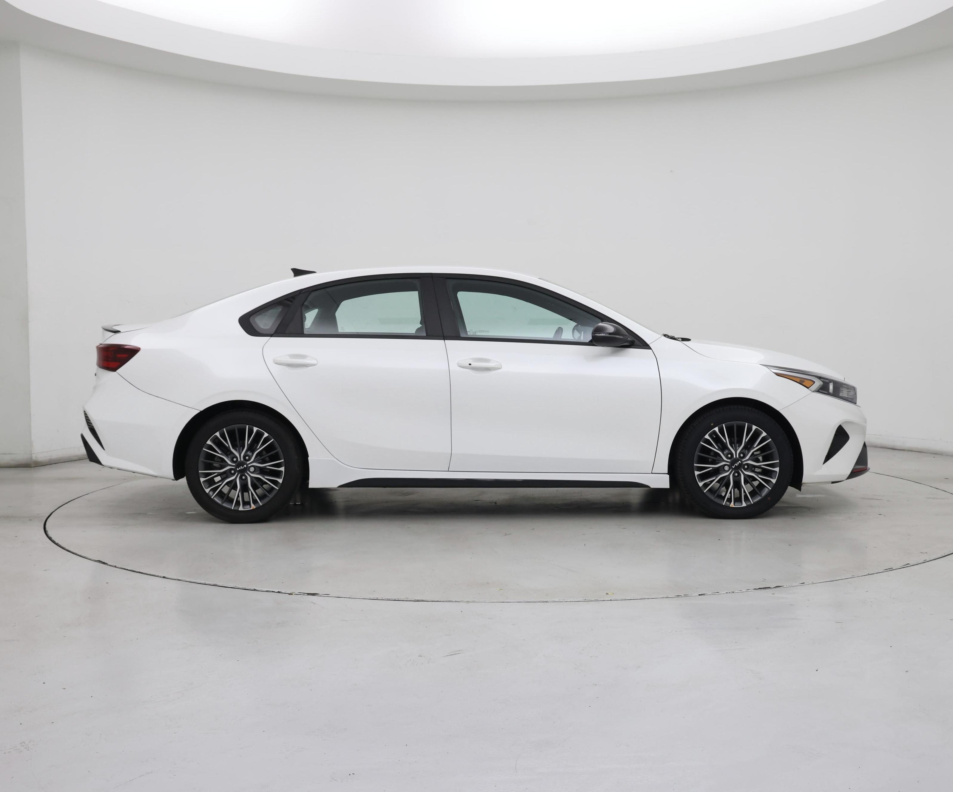 Thumbnail: 2023 Kia Forte - 7