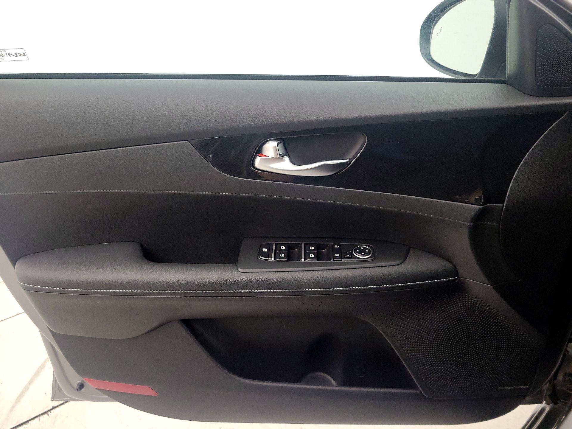 Thumbnail: 2023 Kia Forte - 12
