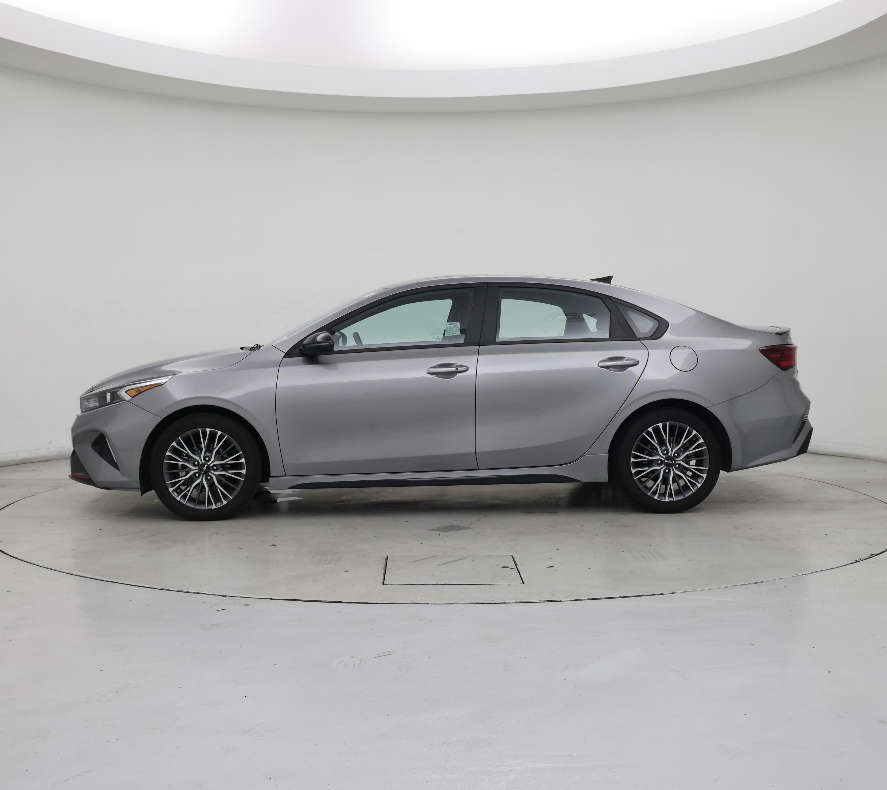 Thumbnail: 2023 Kia Forte - 3