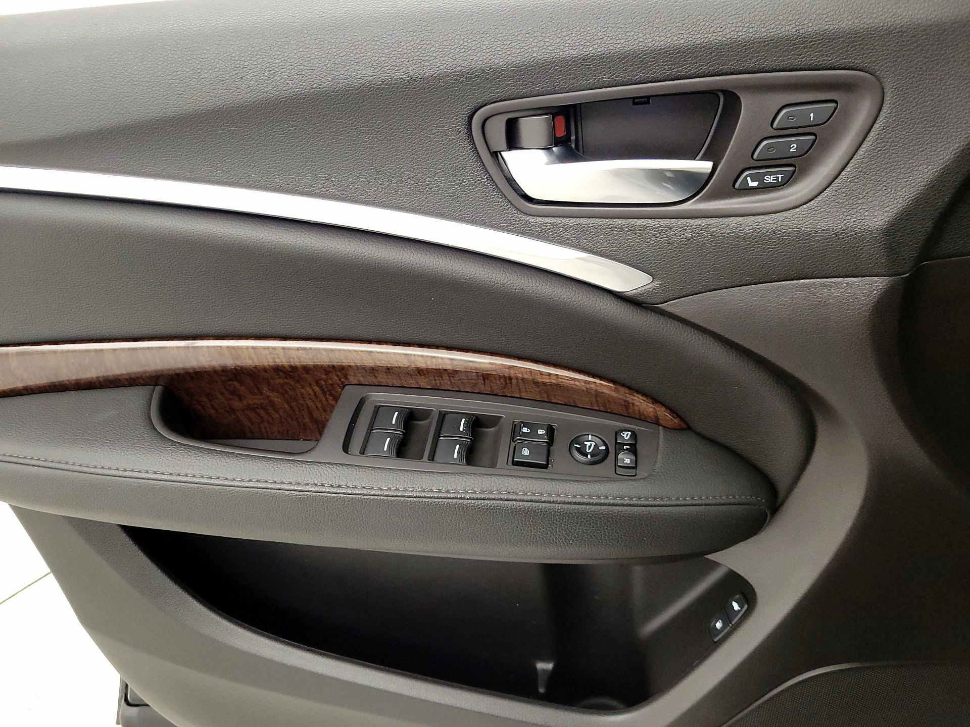 Thumbnail: 2017 Acura MDX - 12