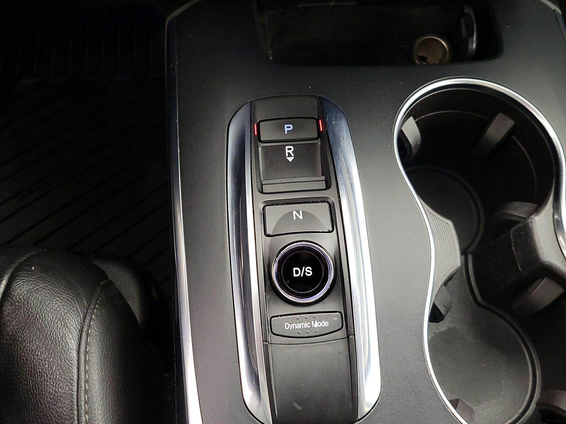 Thumbnail: 2017 Acura MDX - 18