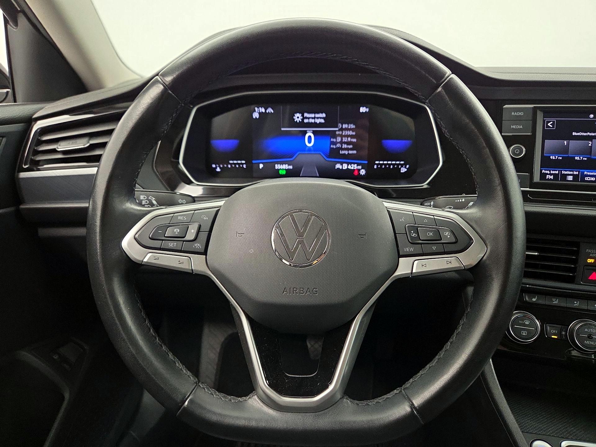Thumbnail: 2024 Volkswagen Jetta - 10