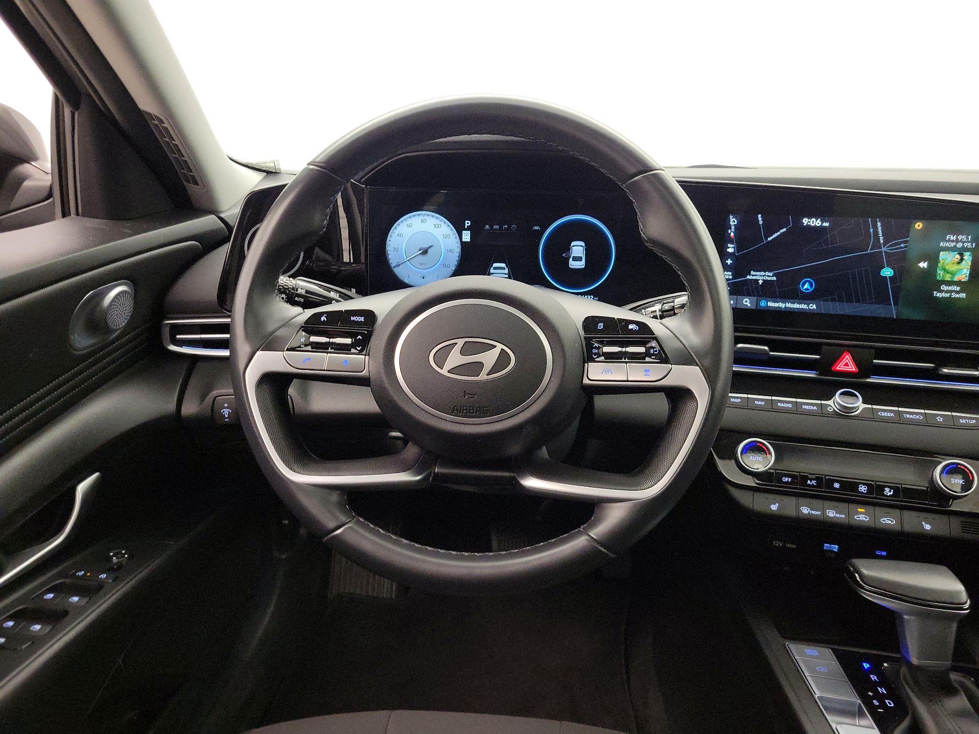 Thumbnail: 2024 Hyundai Elantra - 10