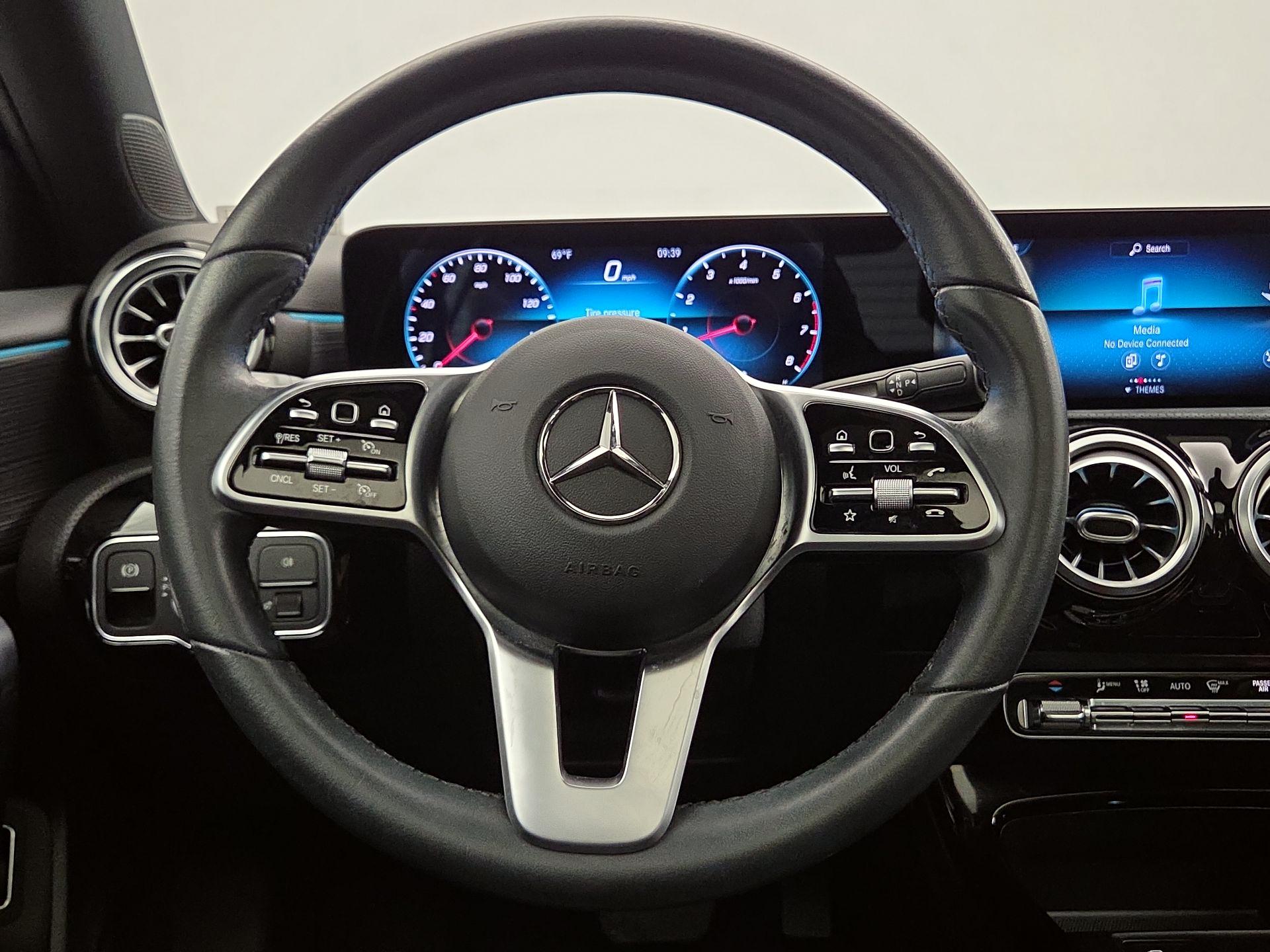 Thumbnail: 2021 Mercedes-Benz A-Class - 10