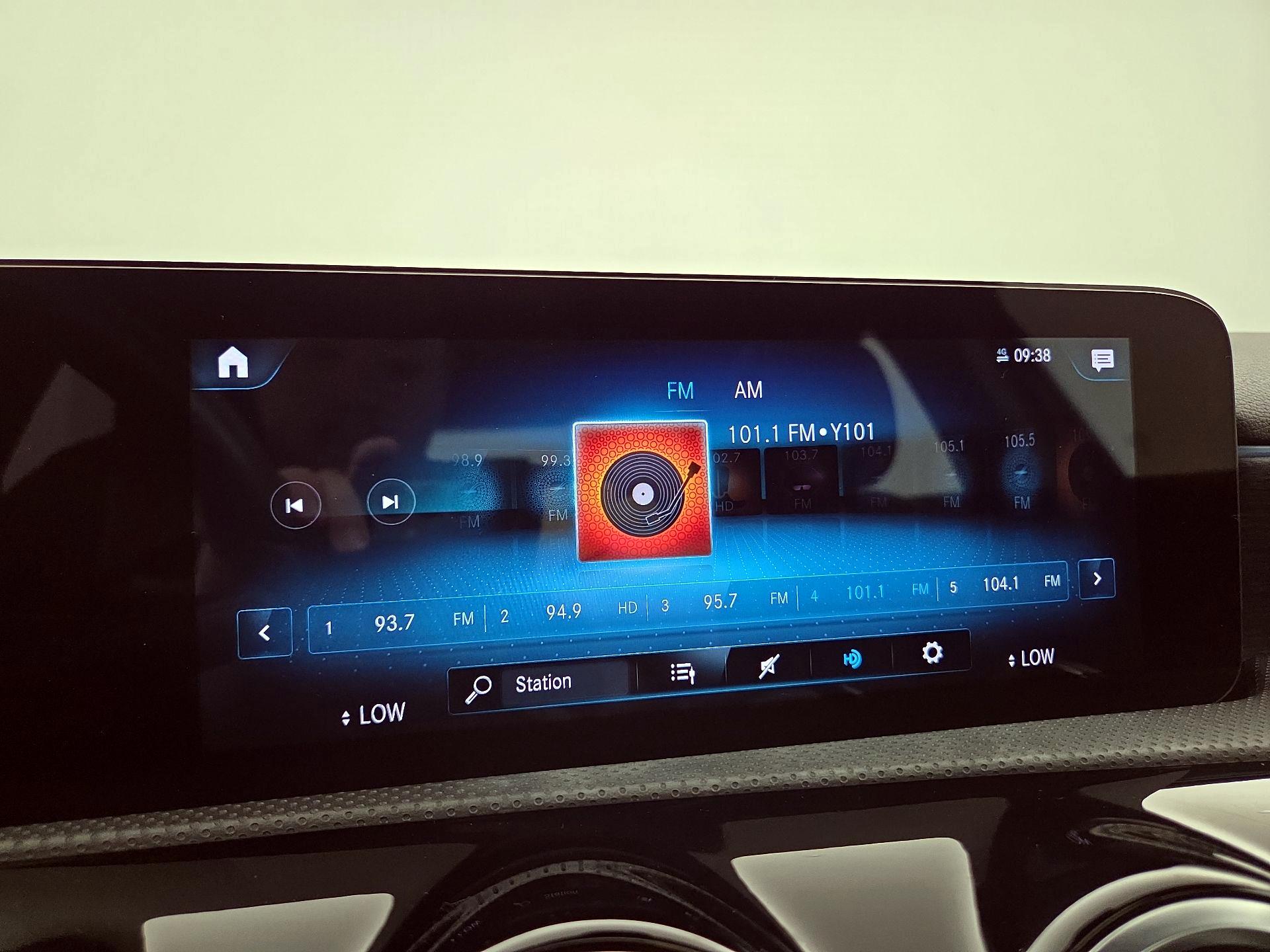 Thumbnail: 2021 Mercedes-Benz A-Class - 15