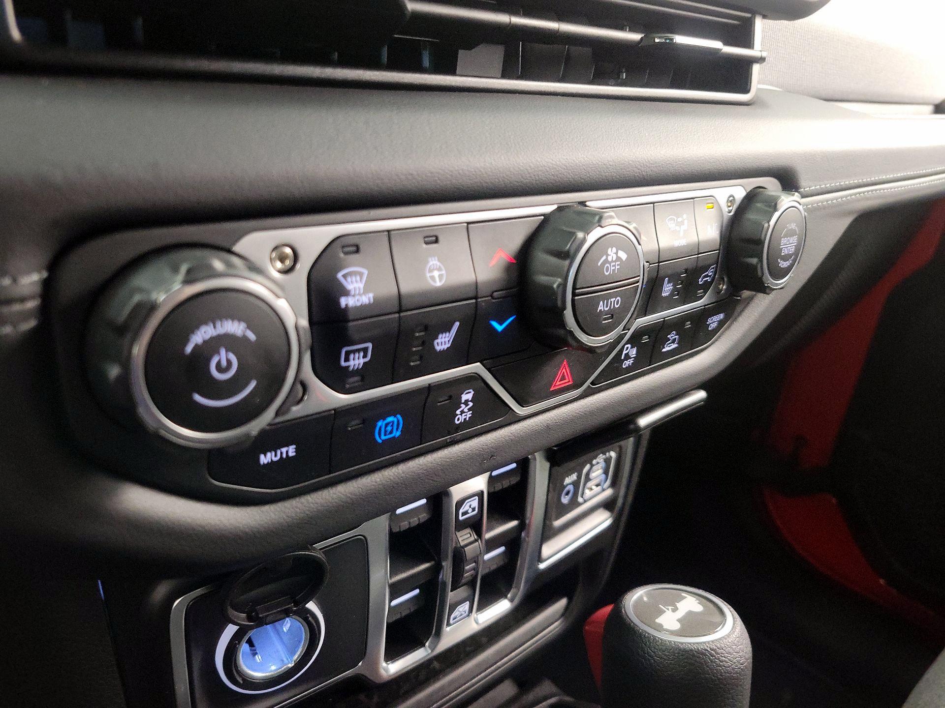 Thumbnail: 2025 Jeep Wrangler - 16