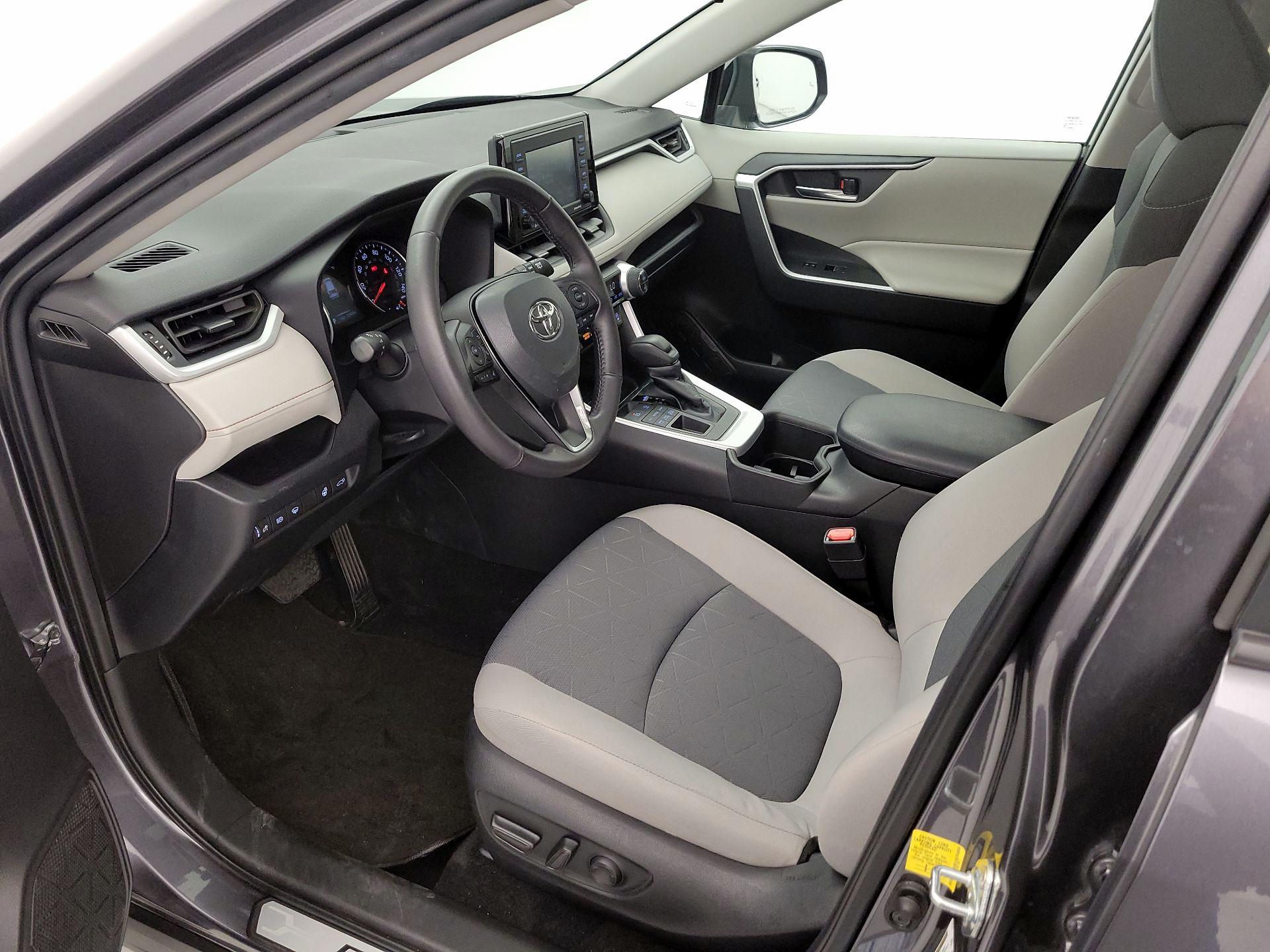 Thumbnail: 2022 Toyota RAV4 - 11