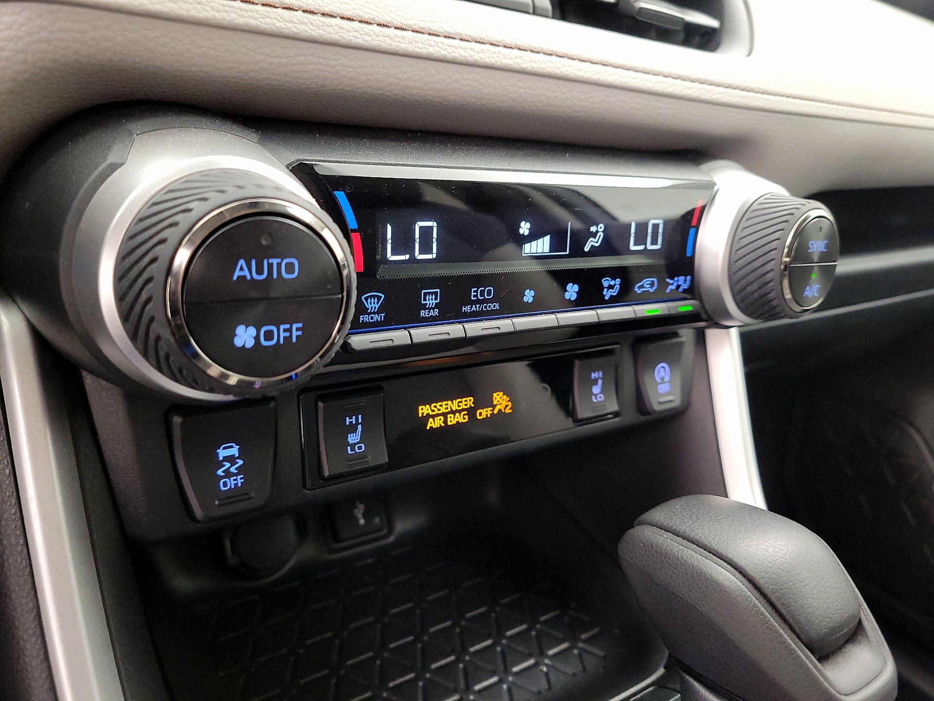 Thumbnail: 2022 Toyota RAV4 - 16