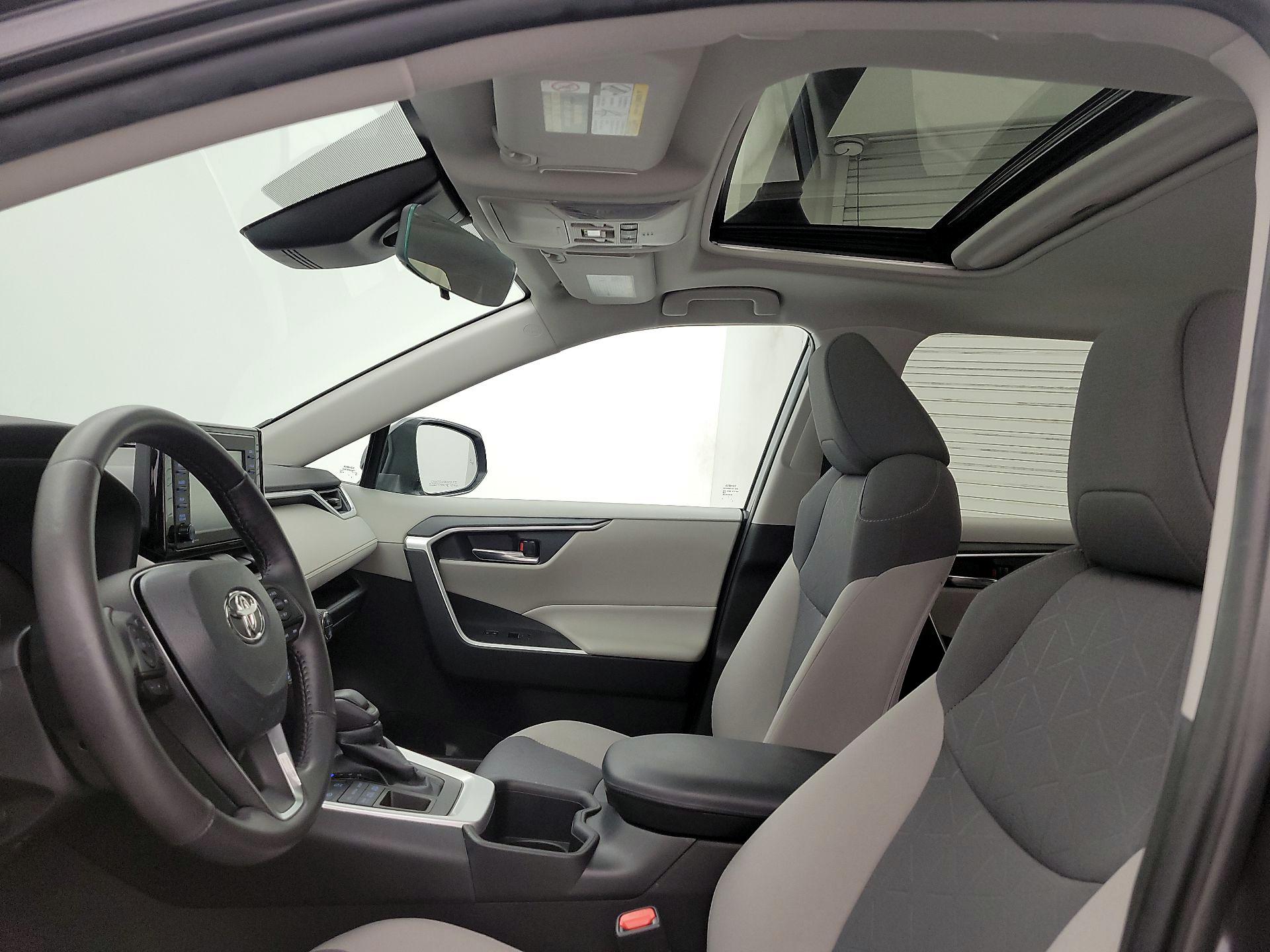 Thumbnail: 2022 Toyota RAV4 - 19