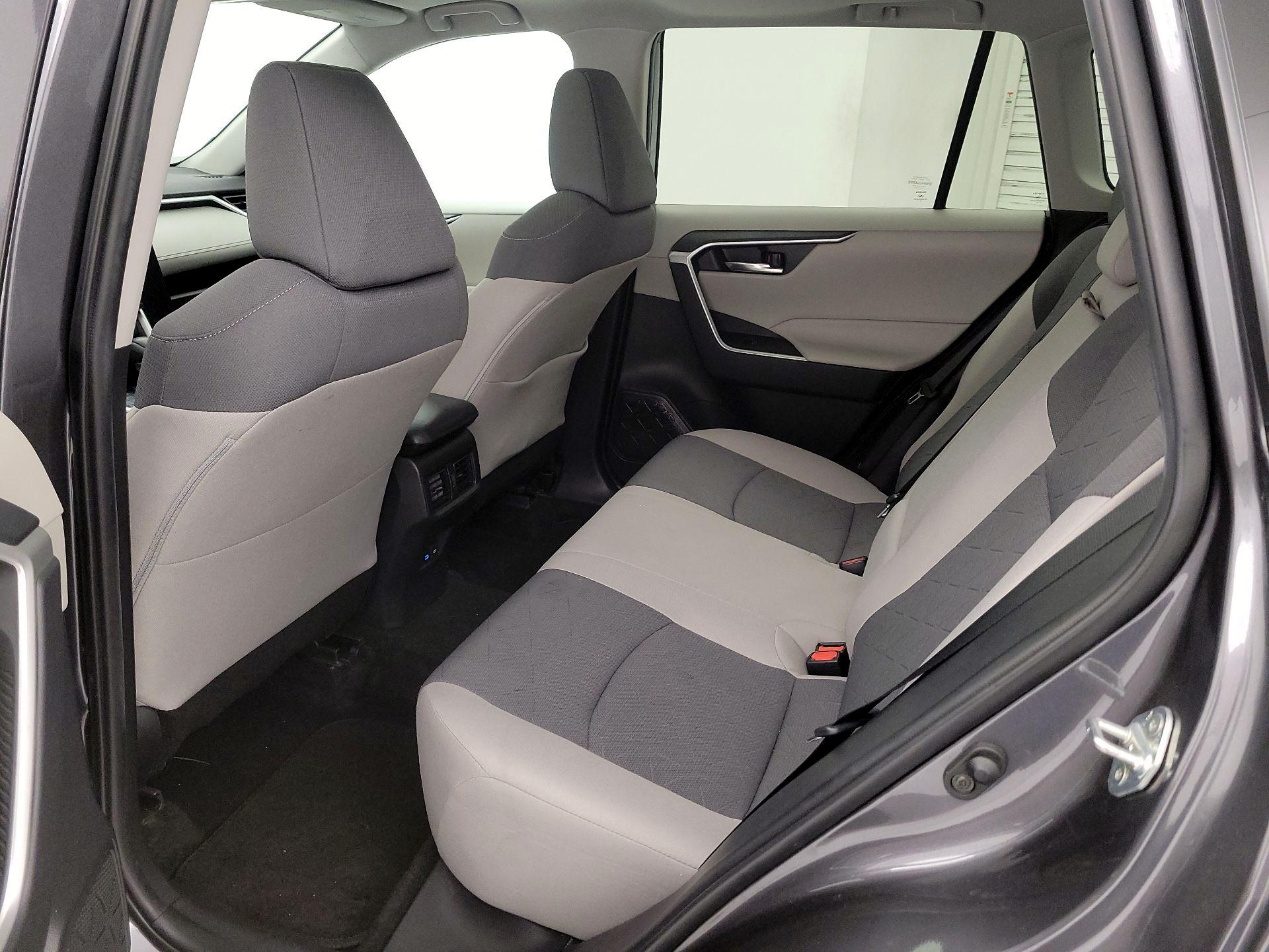 Thumbnail: 2022 Toyota RAV4 - 20