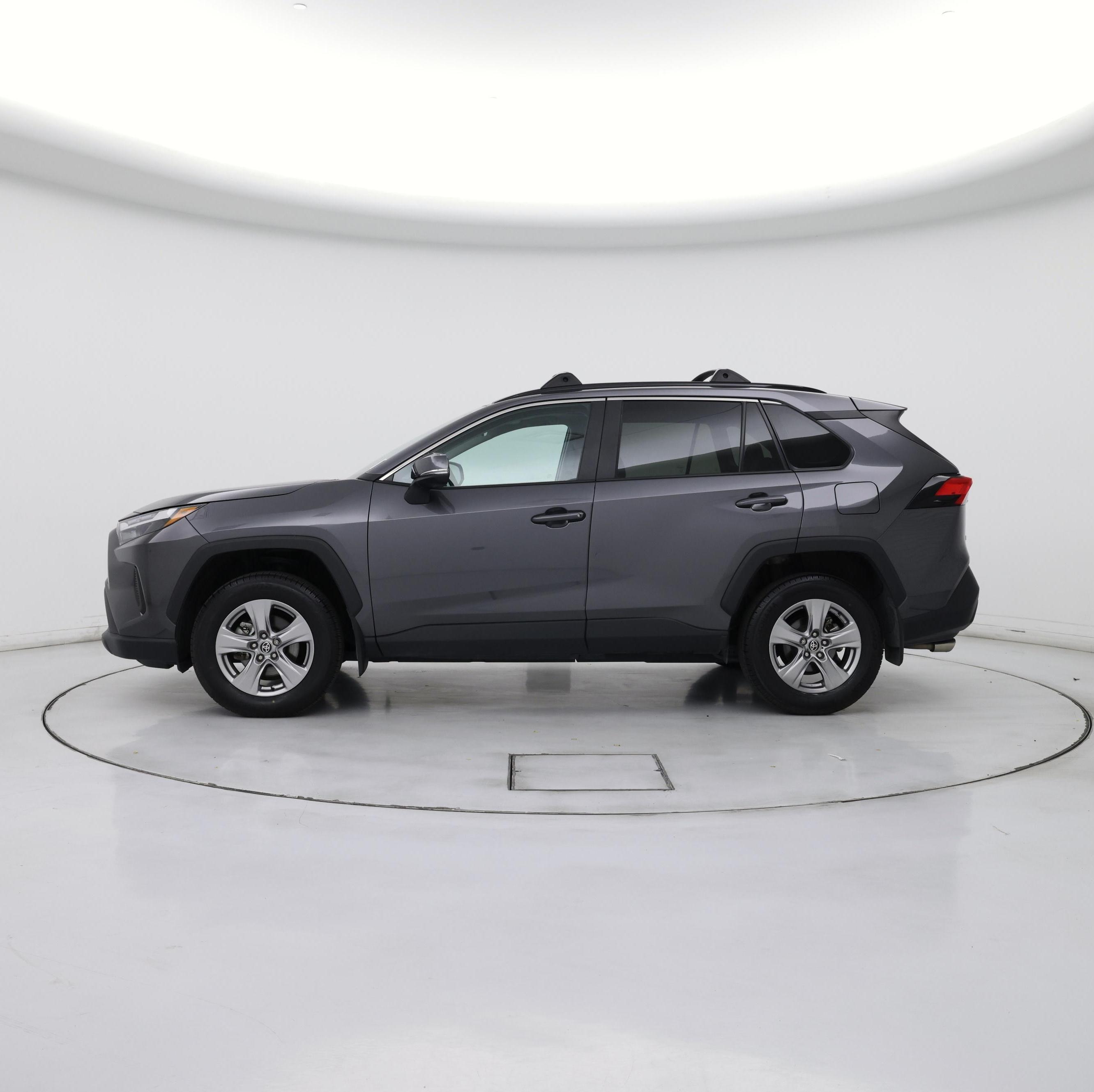 Thumbnail: 2022 Toyota RAV4 - 3