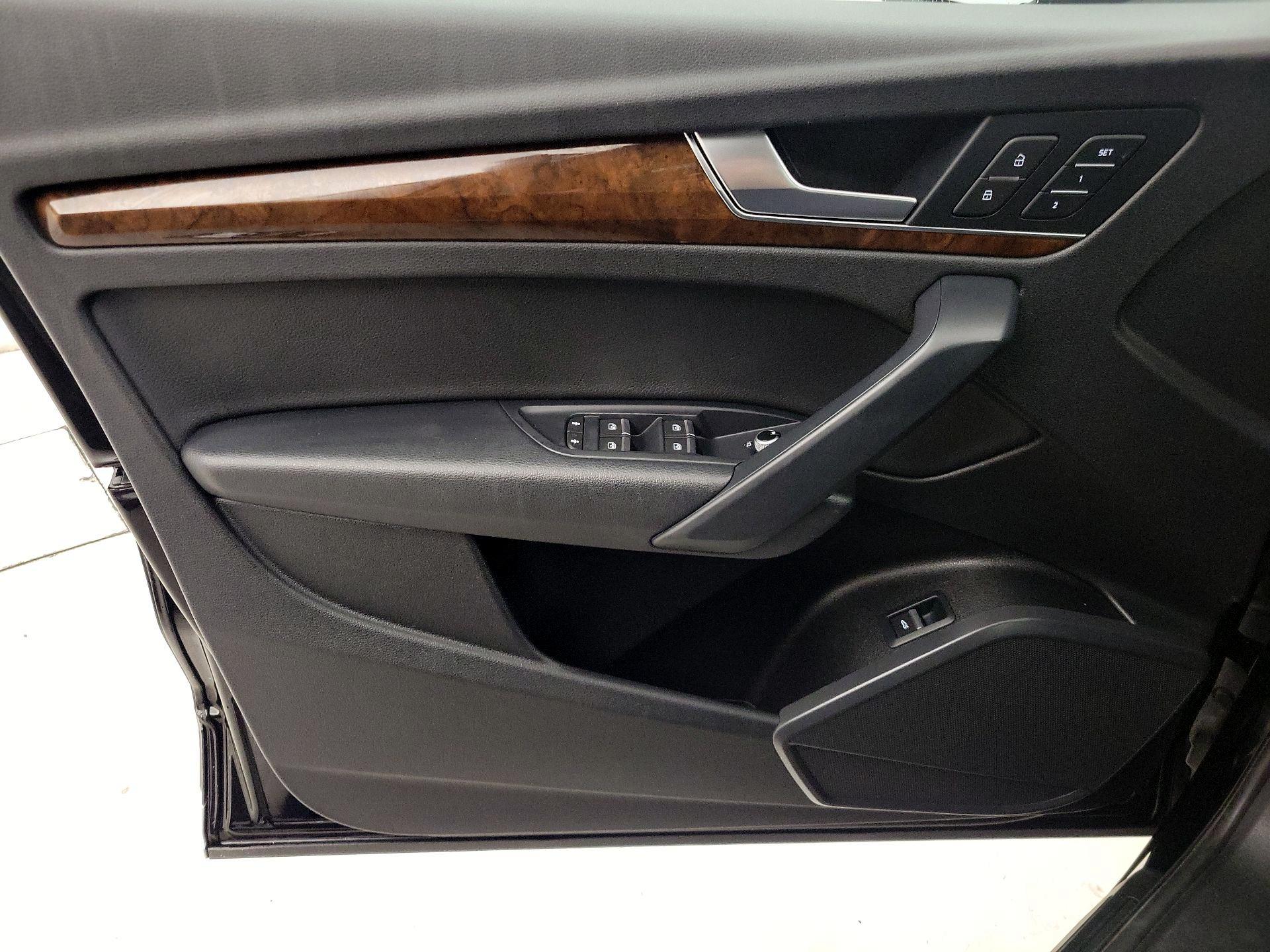 Thumbnail: 2020 Audi Q5 - 12