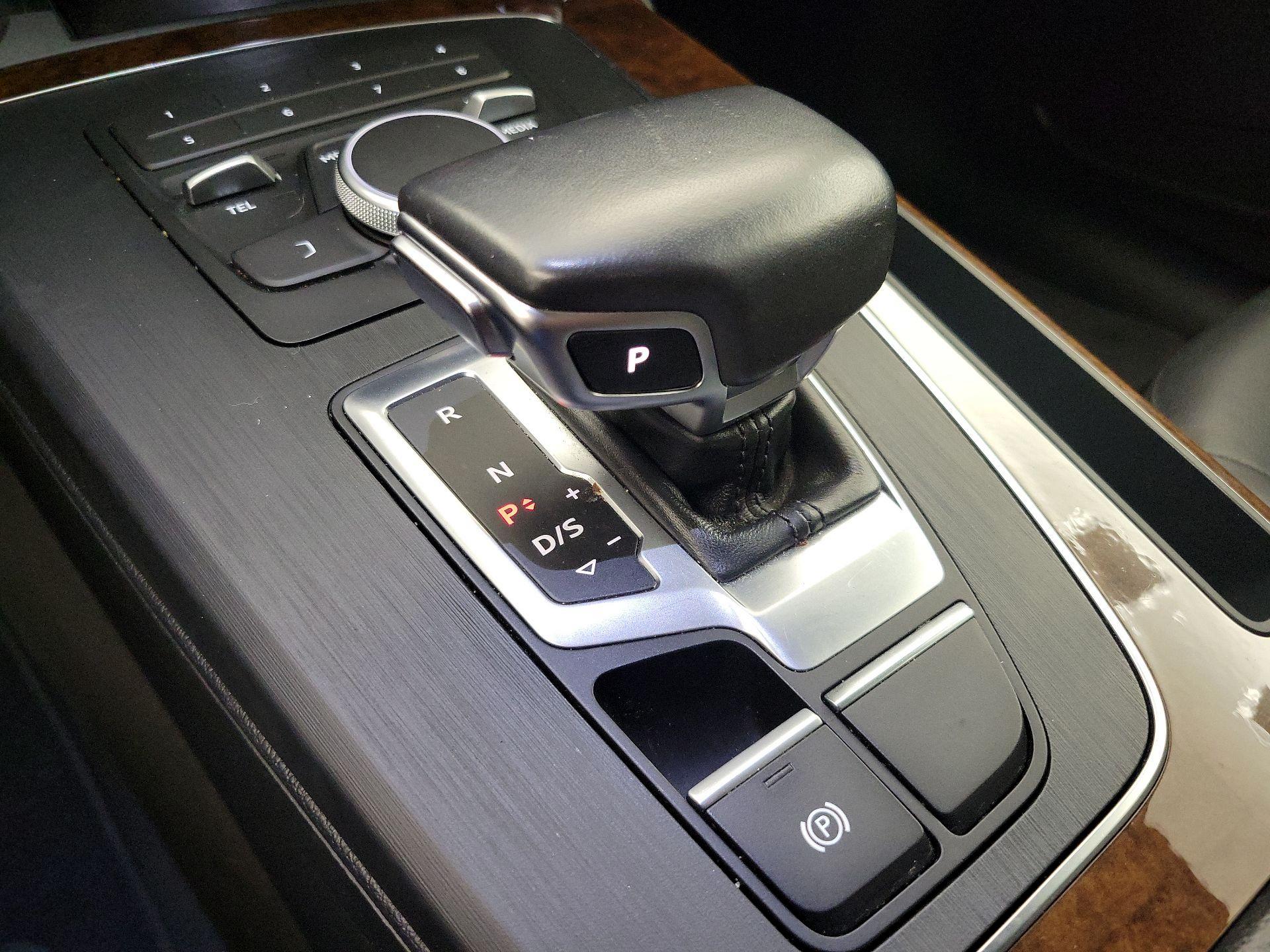 Thumbnail: 2020 Audi Q5 - 17