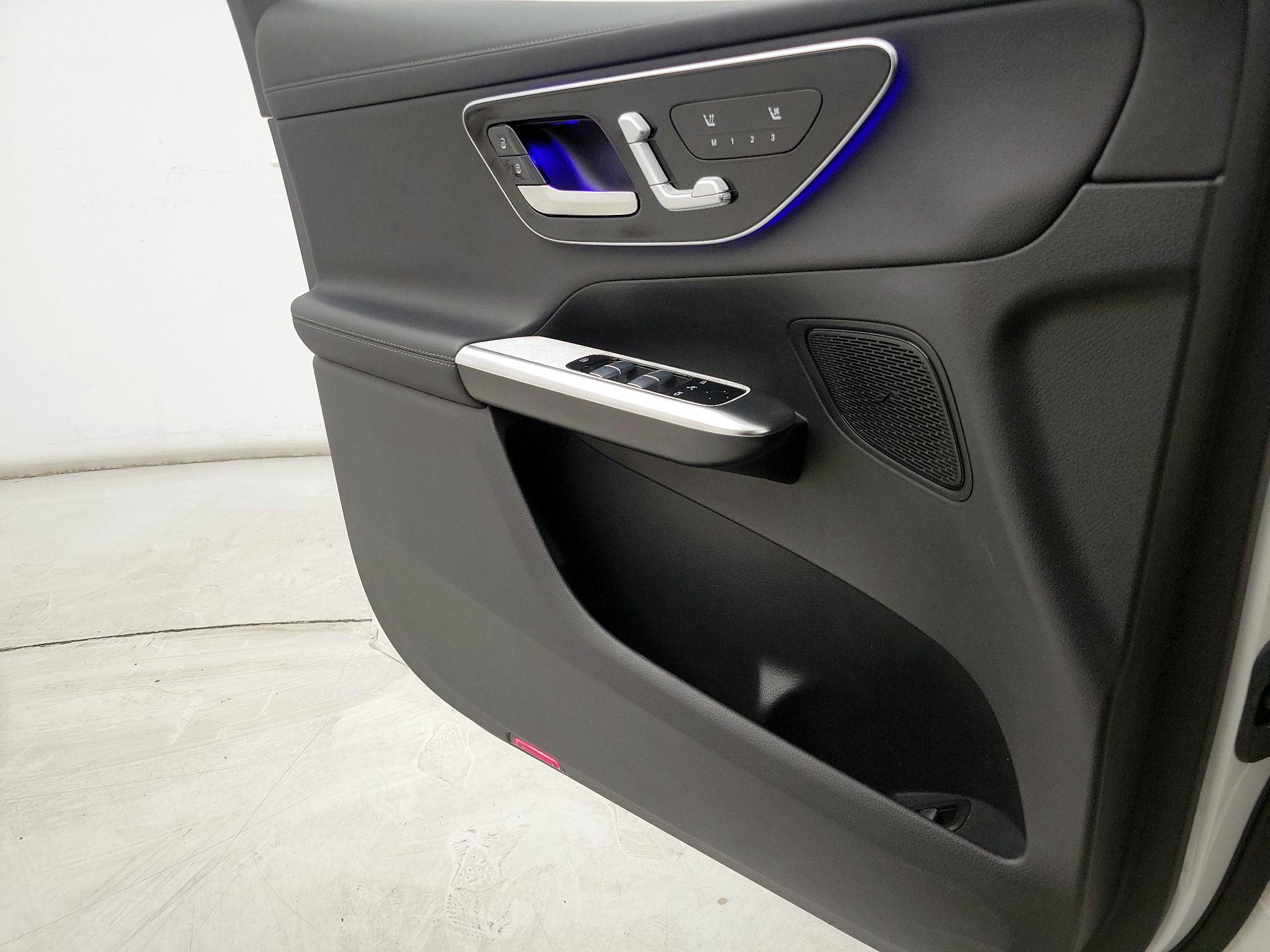 Thumbnail: 2024 Mercedes-Benz GLC - 12