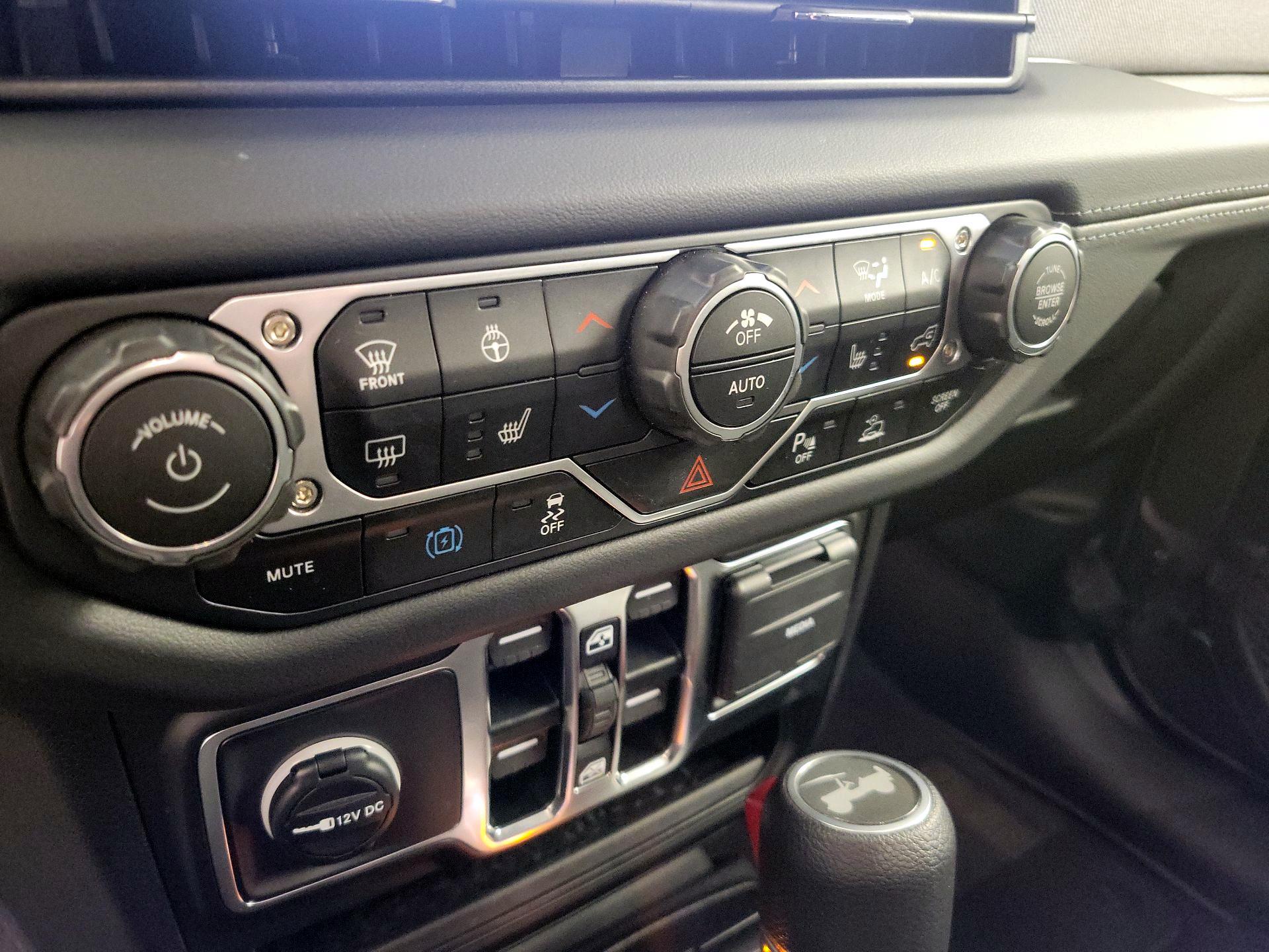 Thumbnail: 2025 Jeep Wrangler - 16