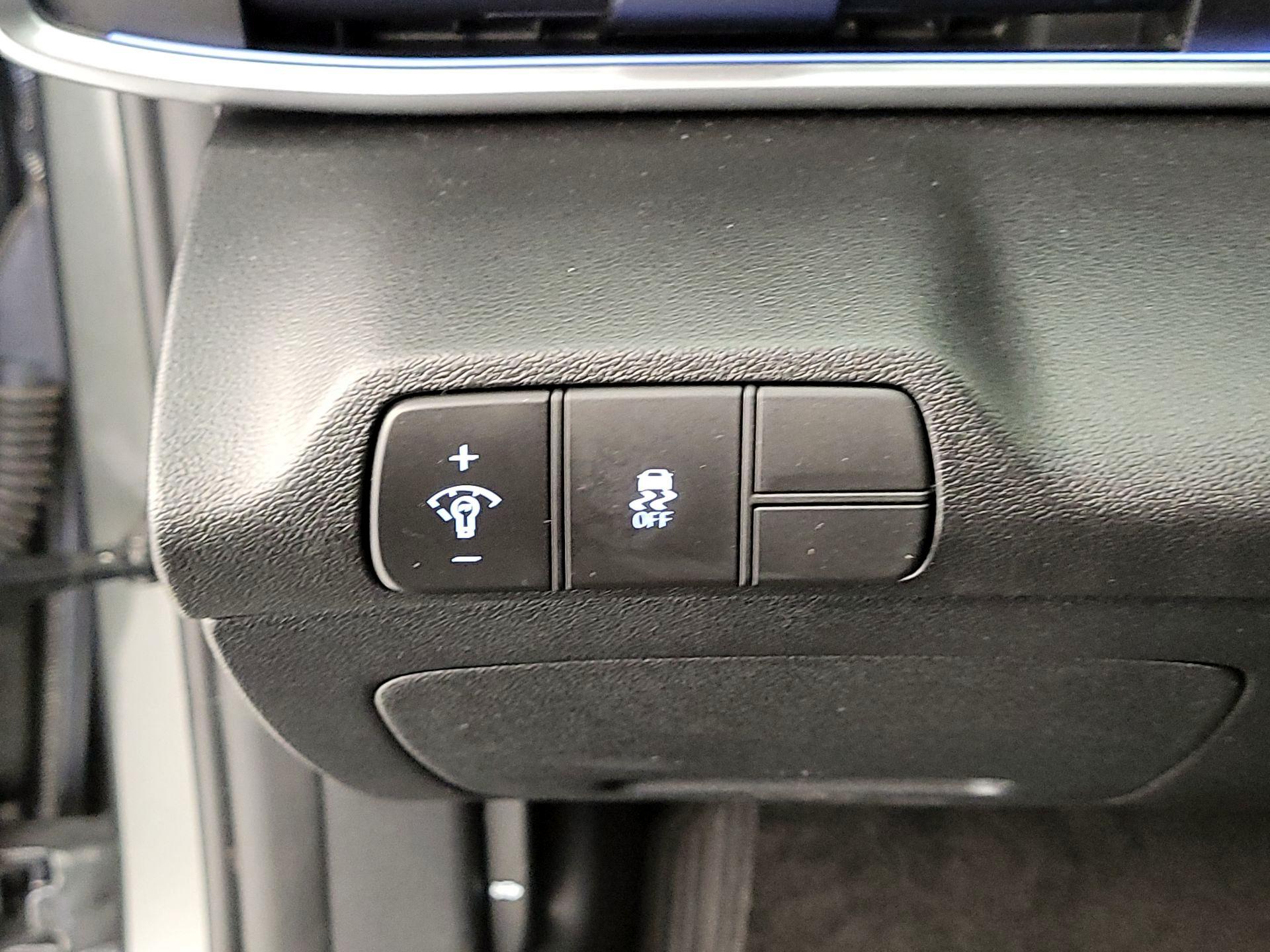 Thumbnail: 2024 Hyundai Elantra - 13