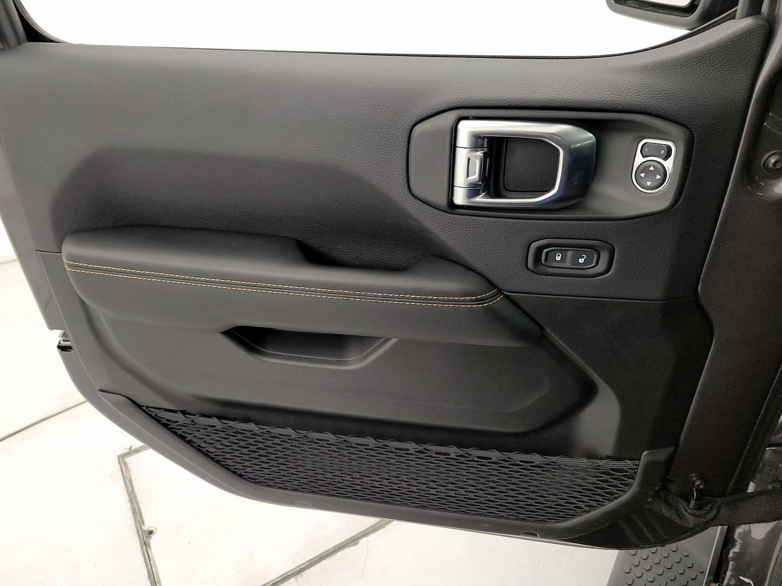 2025 Jeep Wrangler 4xe Sahara 4XE - Photo 13