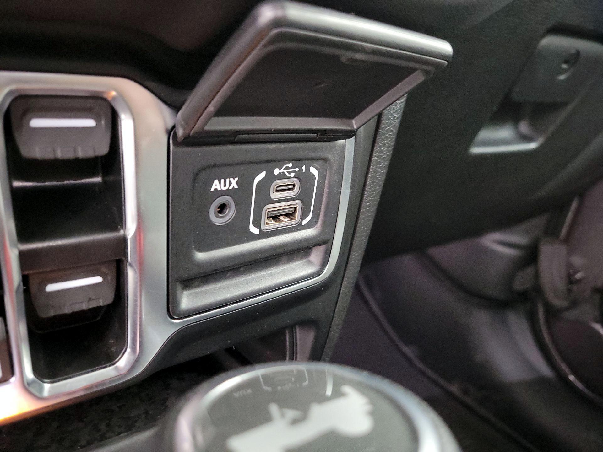 Thumbnail: 2025 Jeep Wrangler - 18