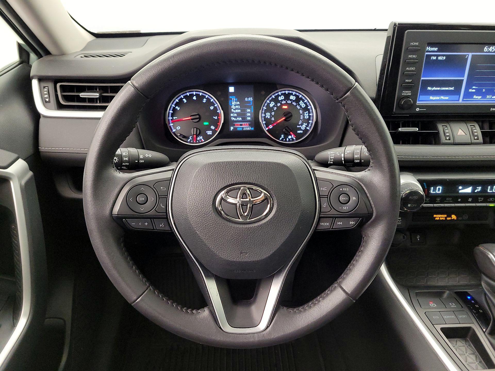 Thumbnail: 2022 Toyota RAV4 - 10