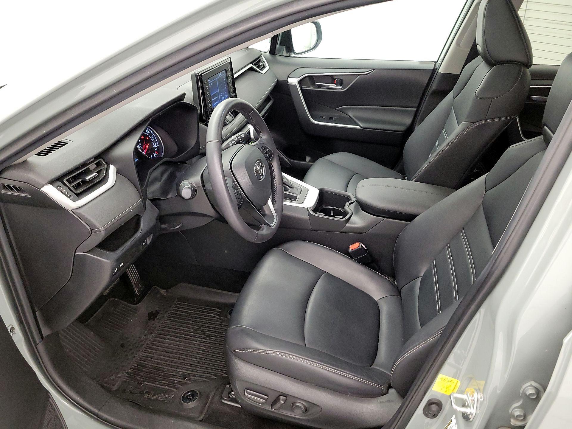 Thumbnail: 2022 Toyota RAV4 - 11