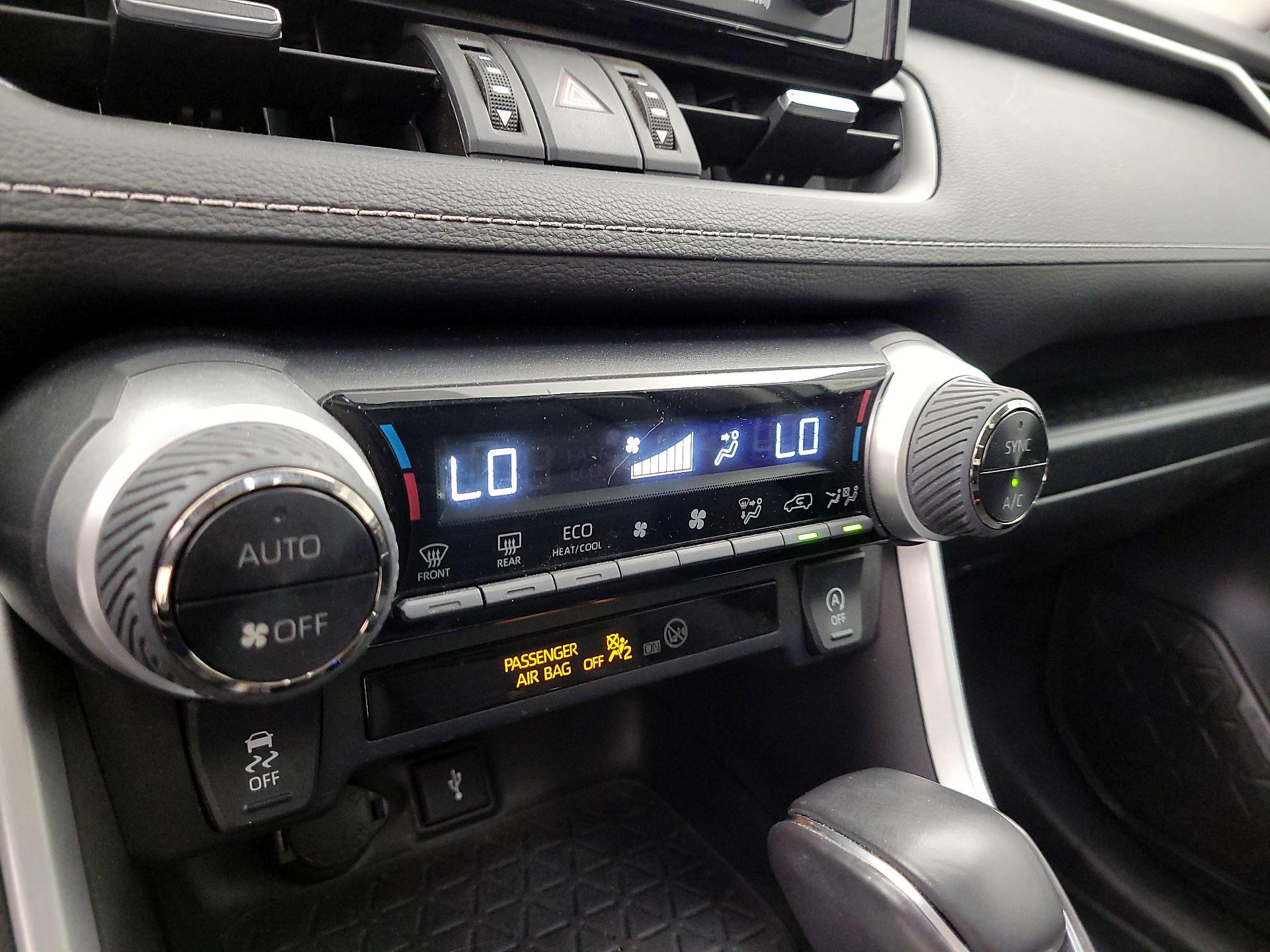 Thumbnail: 2022 Toyota RAV4 - 16