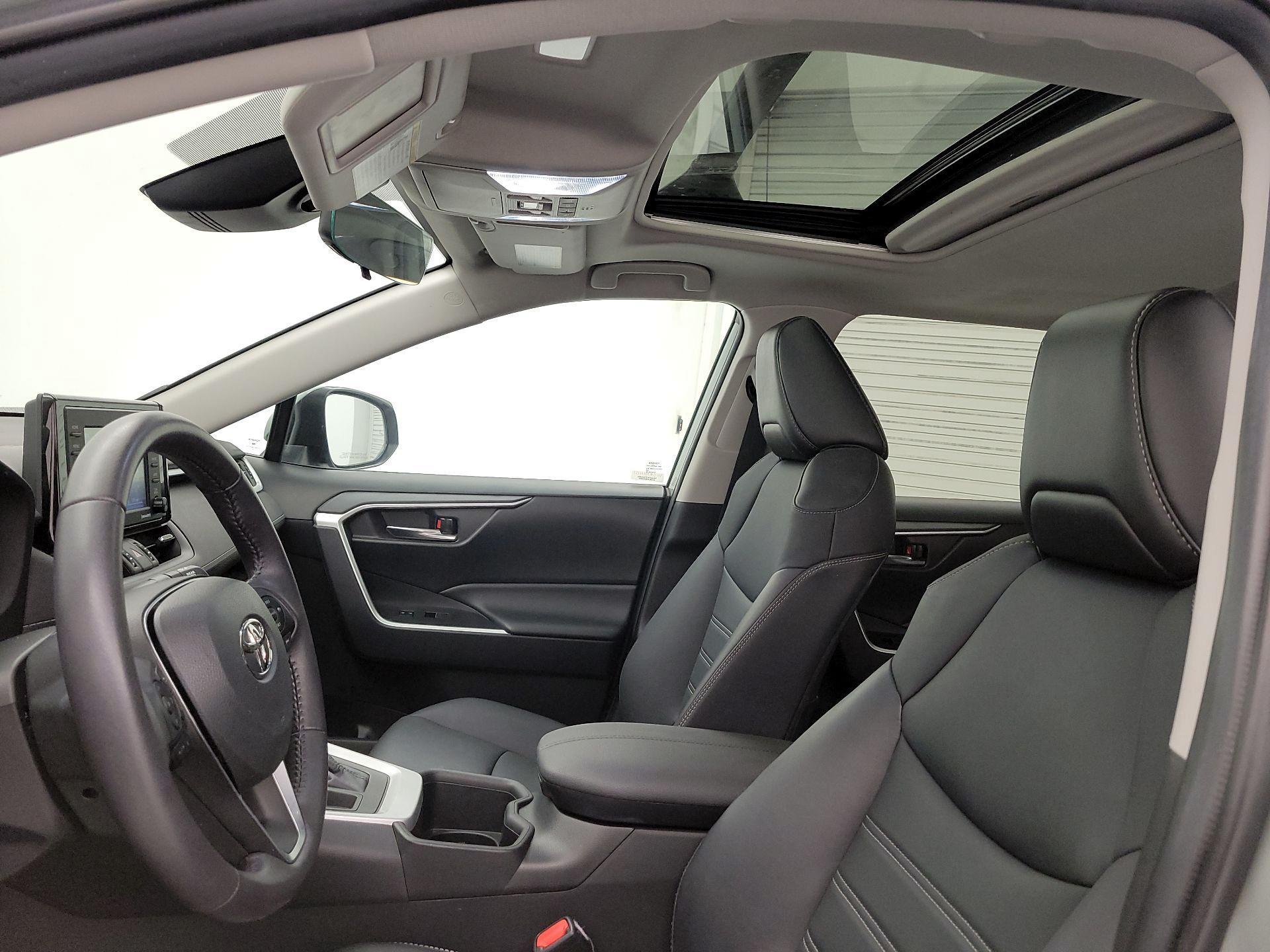 Thumbnail: 2022 Toyota RAV4 - 19