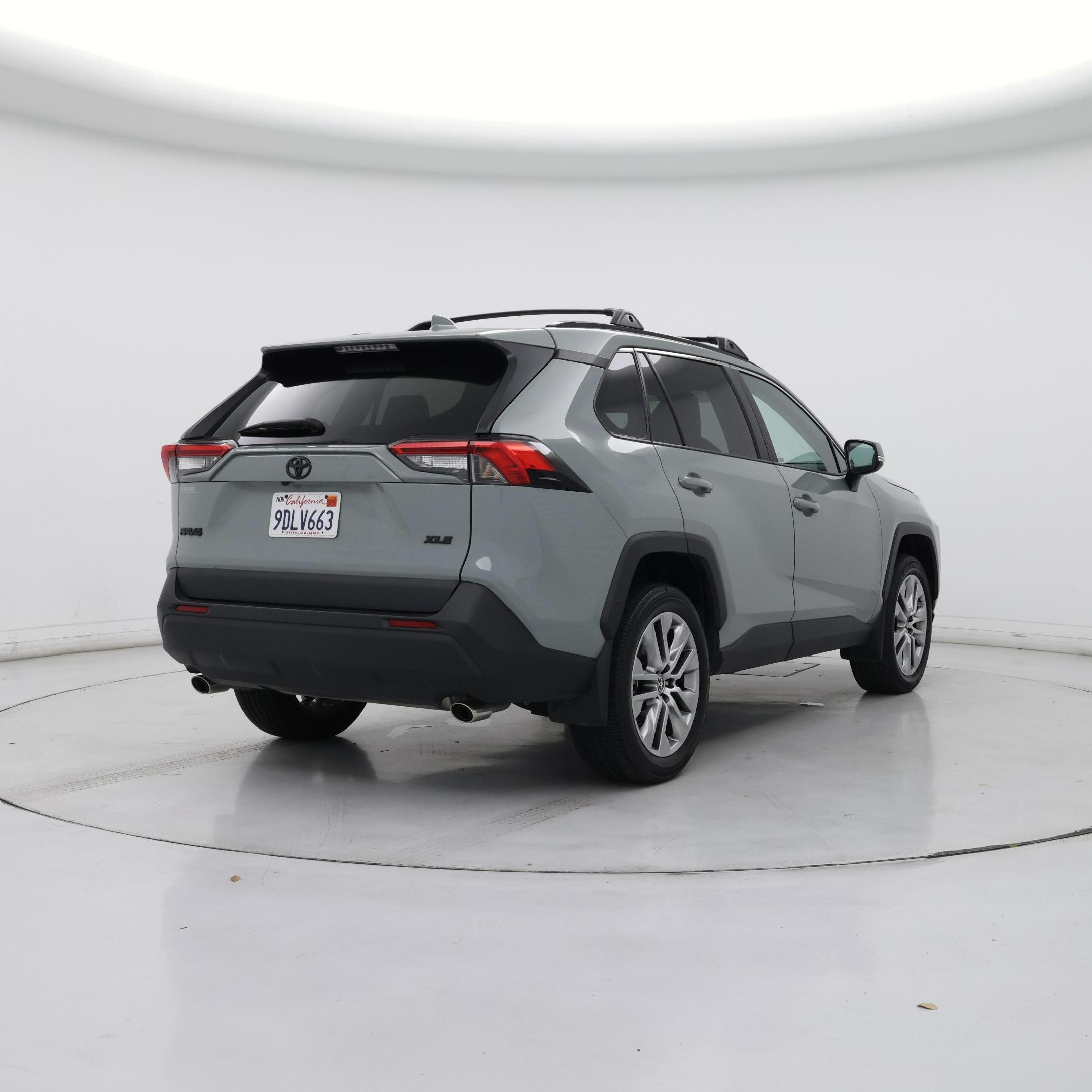 Thumbnail: 2022 Toyota RAV4 - 8