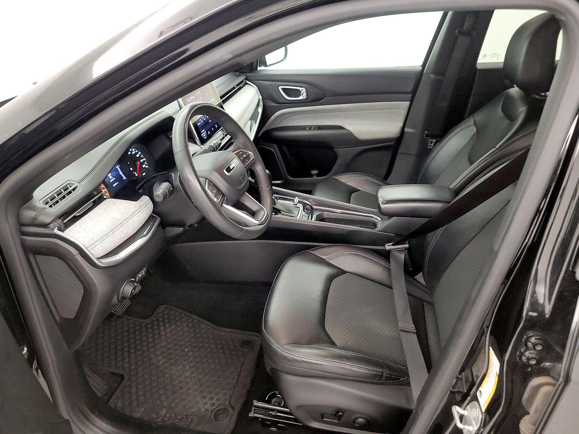 Thumbnail: 2023 Jeep Compass - 11