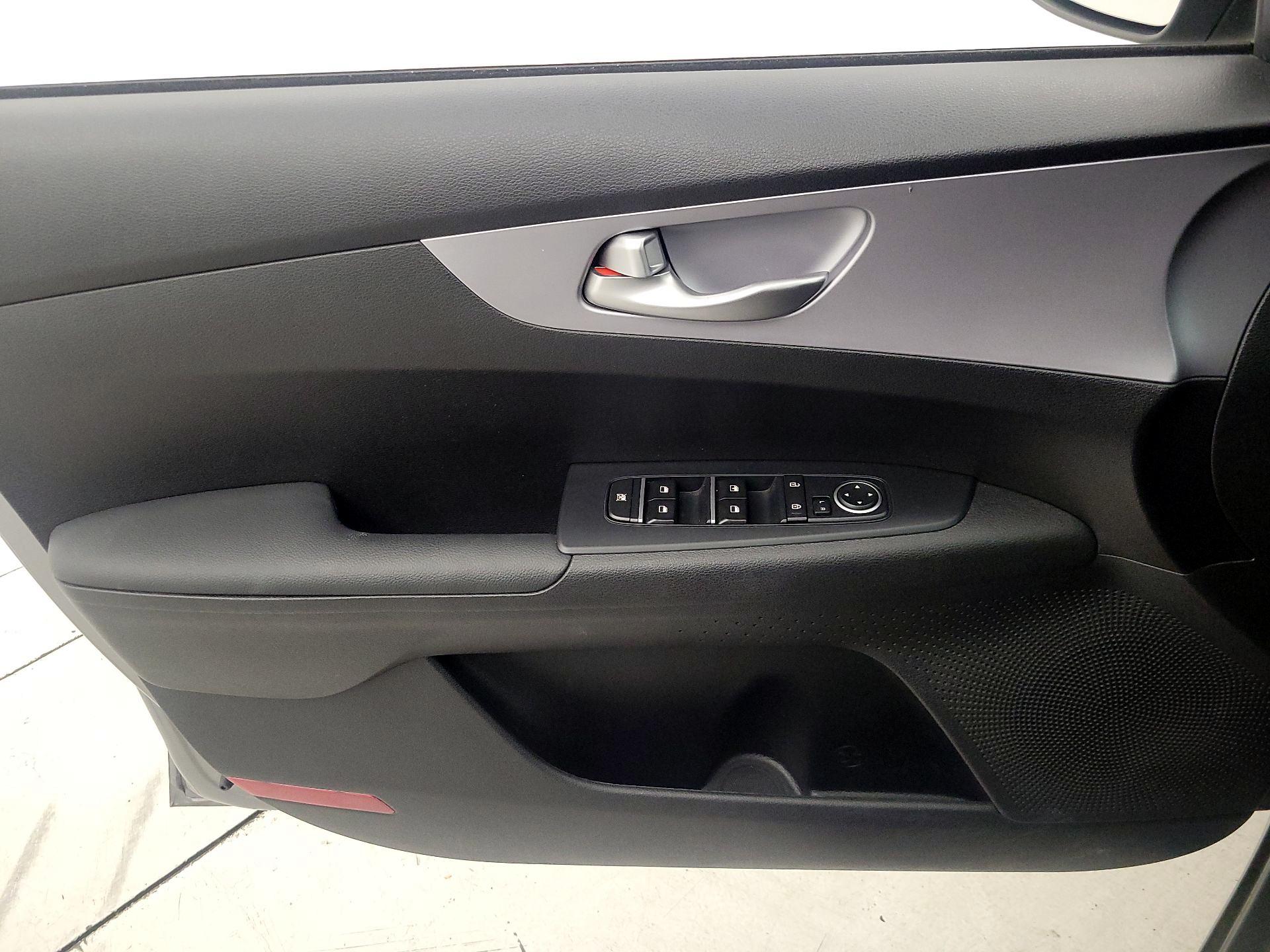 Thumbnail: 2024 Kia Forte - 12