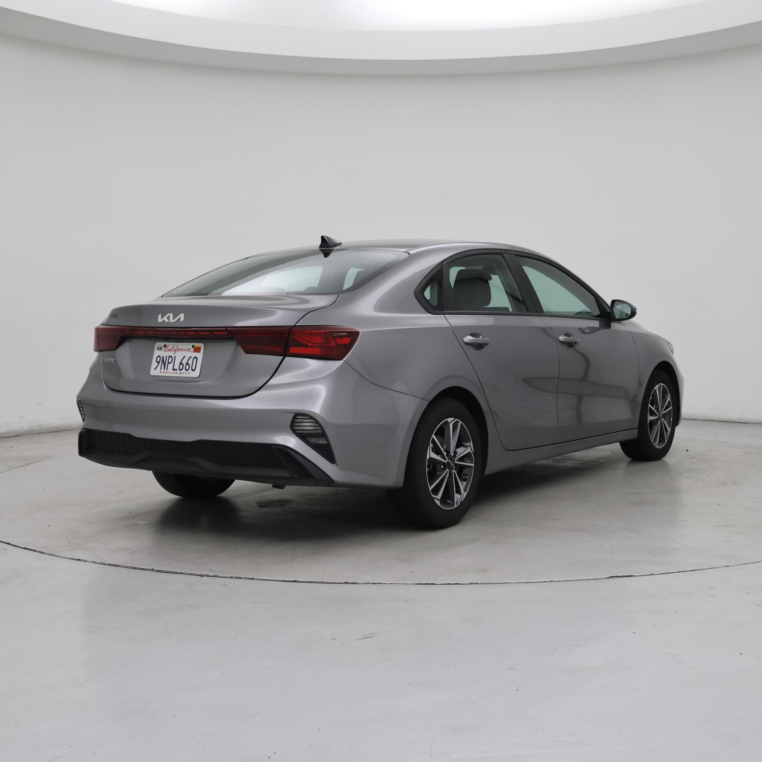 Thumbnail: 2024 Kia Forte - 8