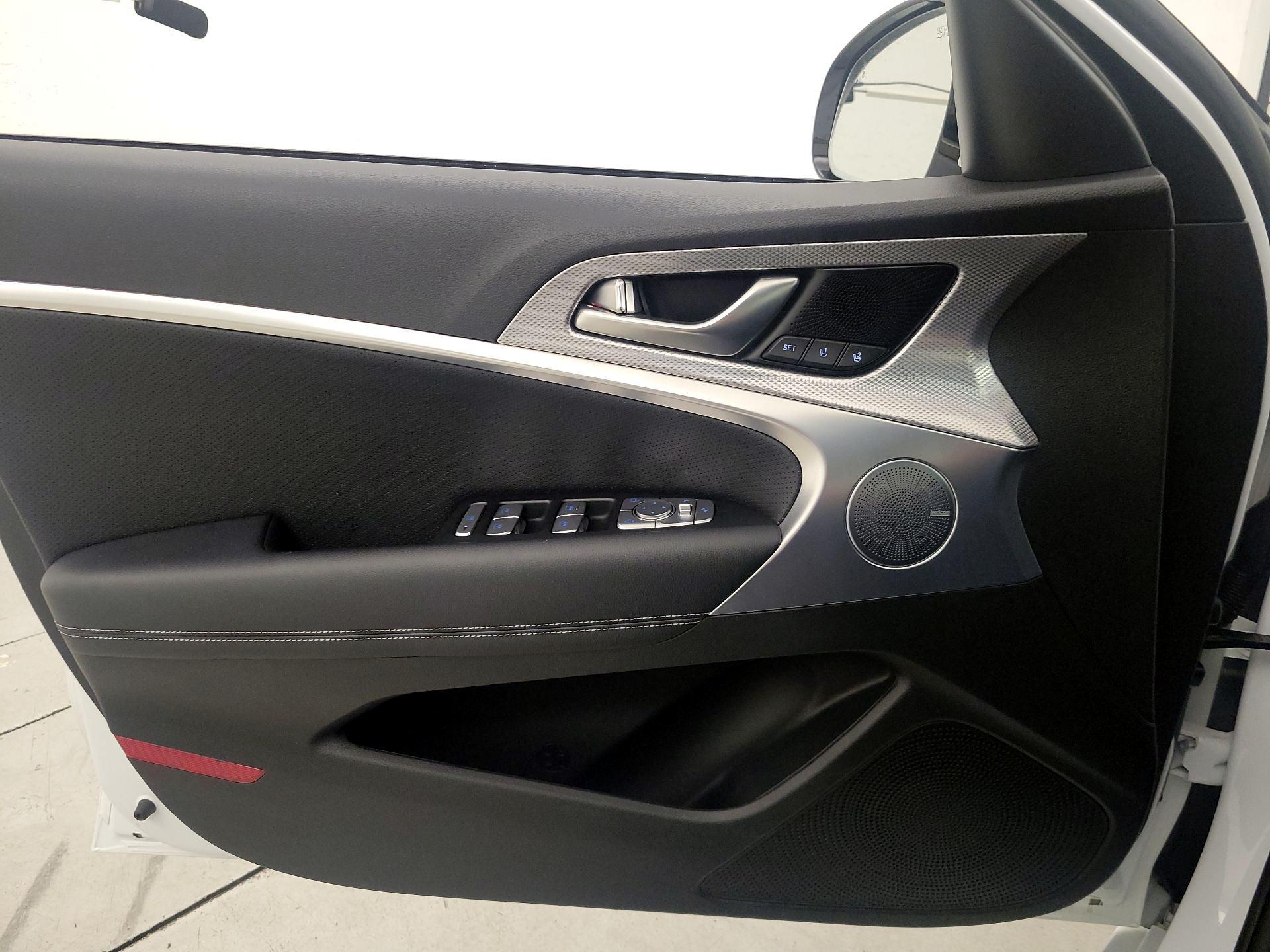Thumbnail: 2022 Genesis G70 - 12