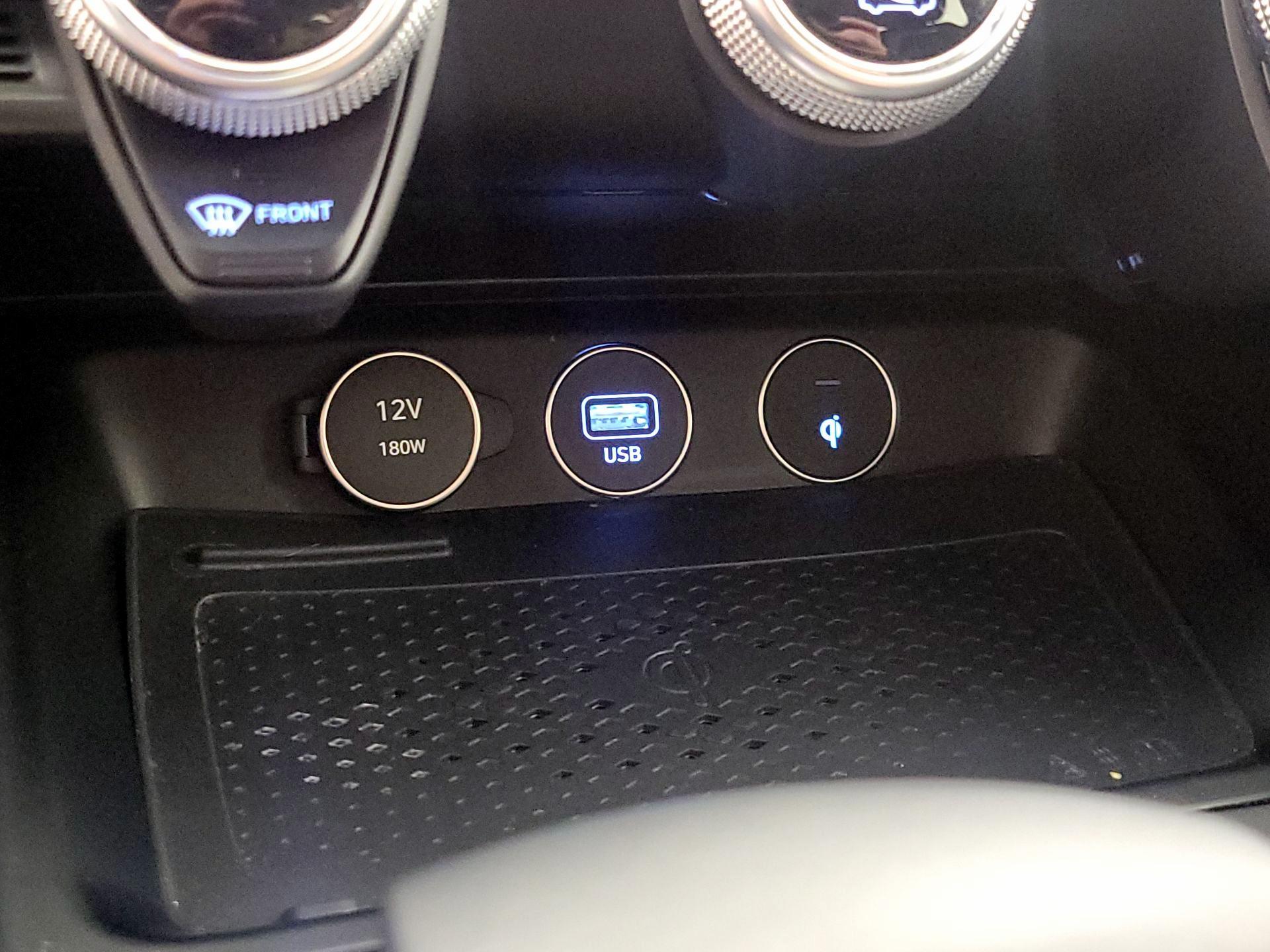 Thumbnail: 2022 Genesis G70 - 19