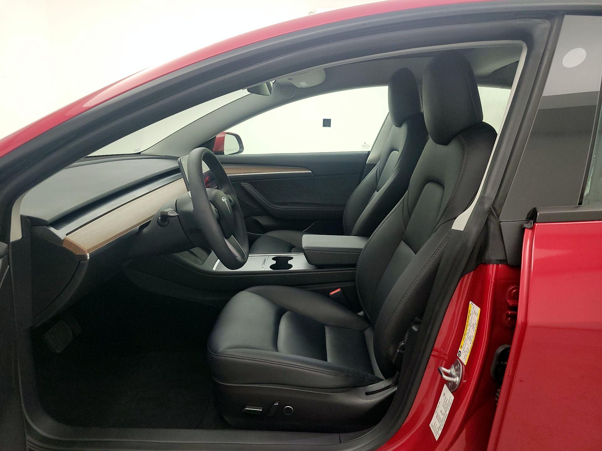 Thumbnail: 2023 Tesla Model 3 - 11