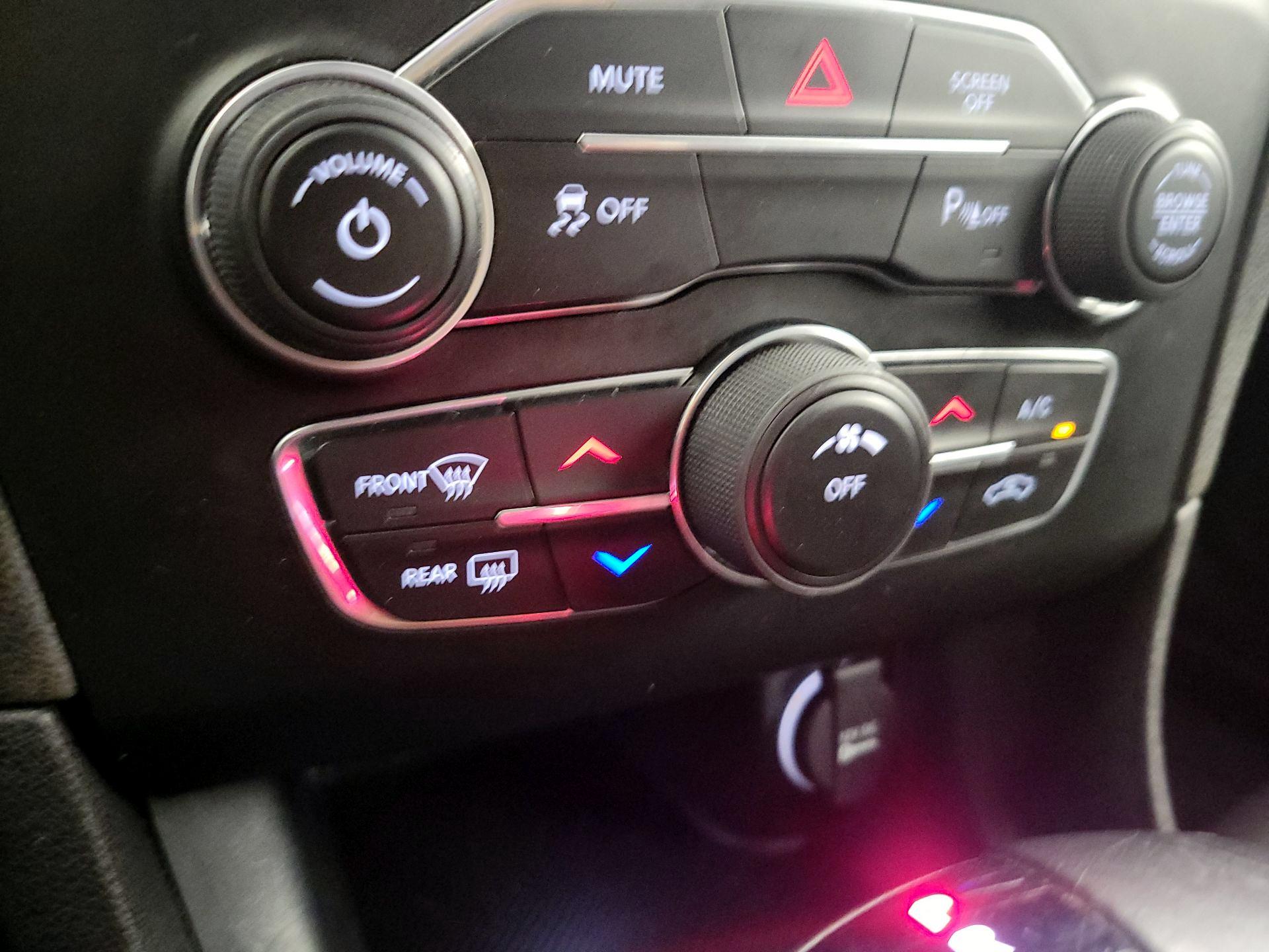 Thumbnail: 2018 Dodge Charger - 16