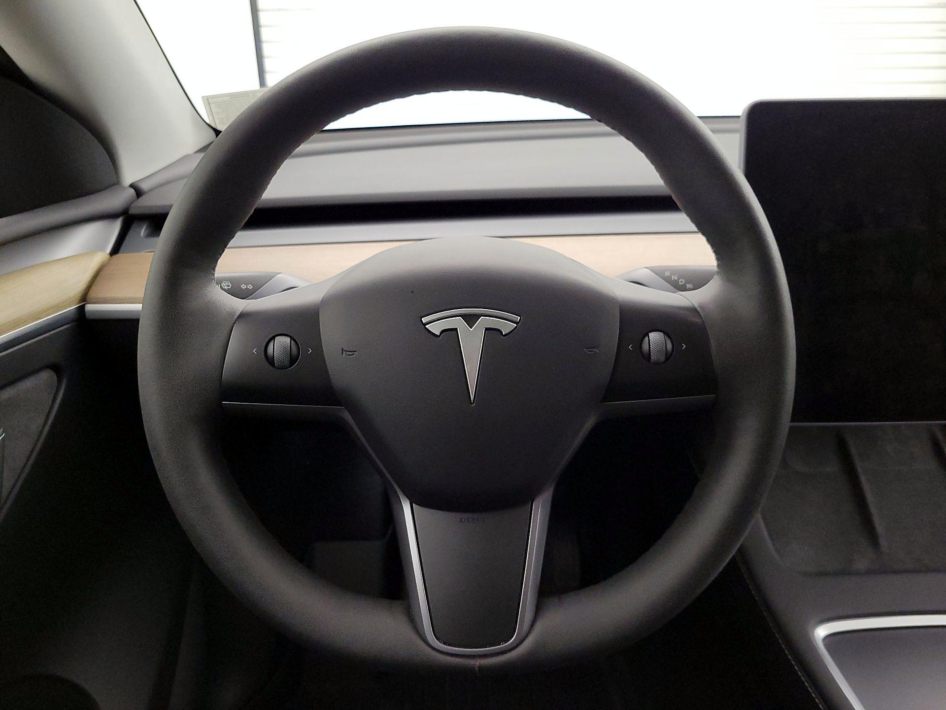 Thumbnail: 2023 Tesla Model Y - 10