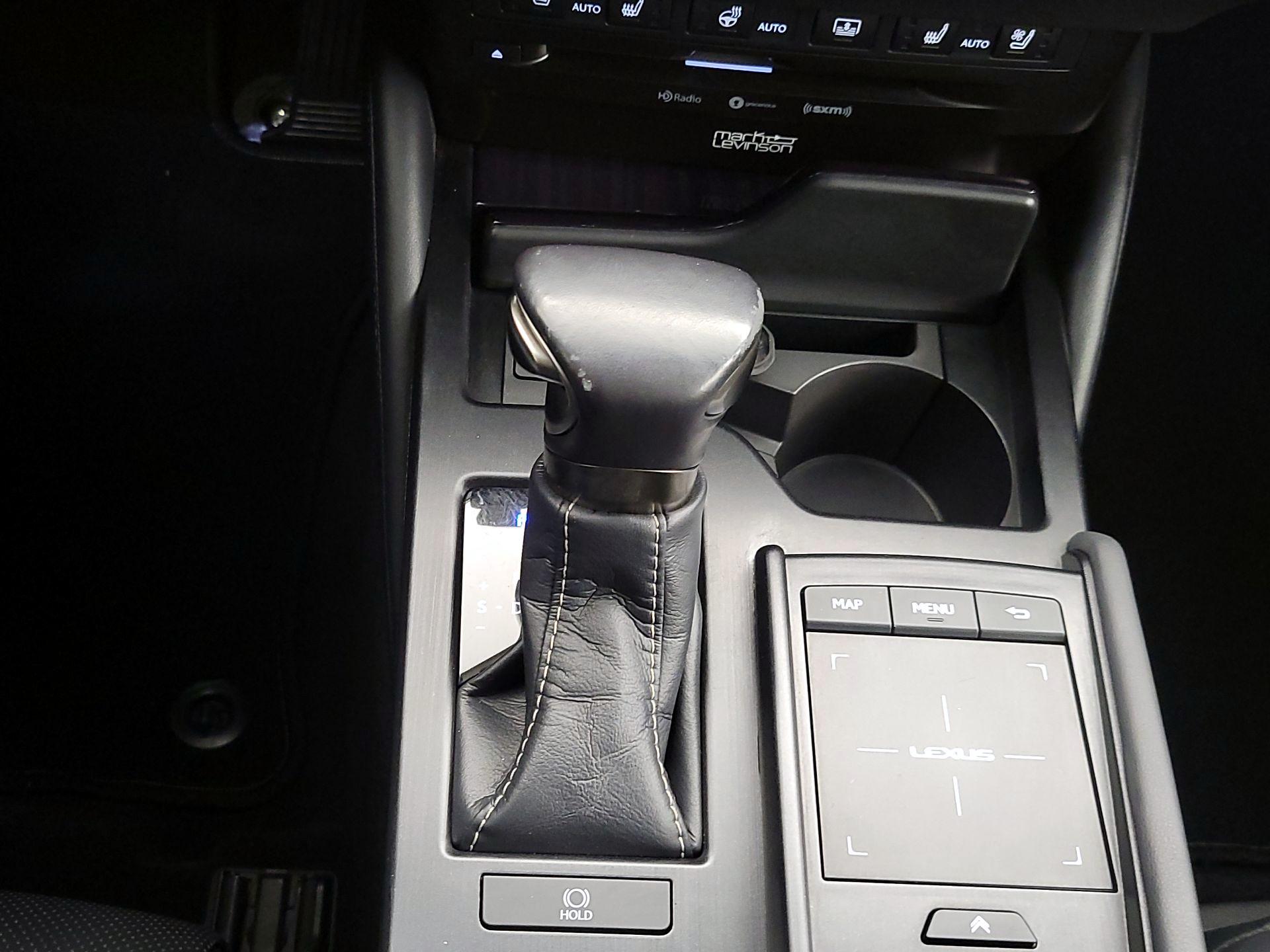 Thumbnail: 2019 Lexus ES - 18