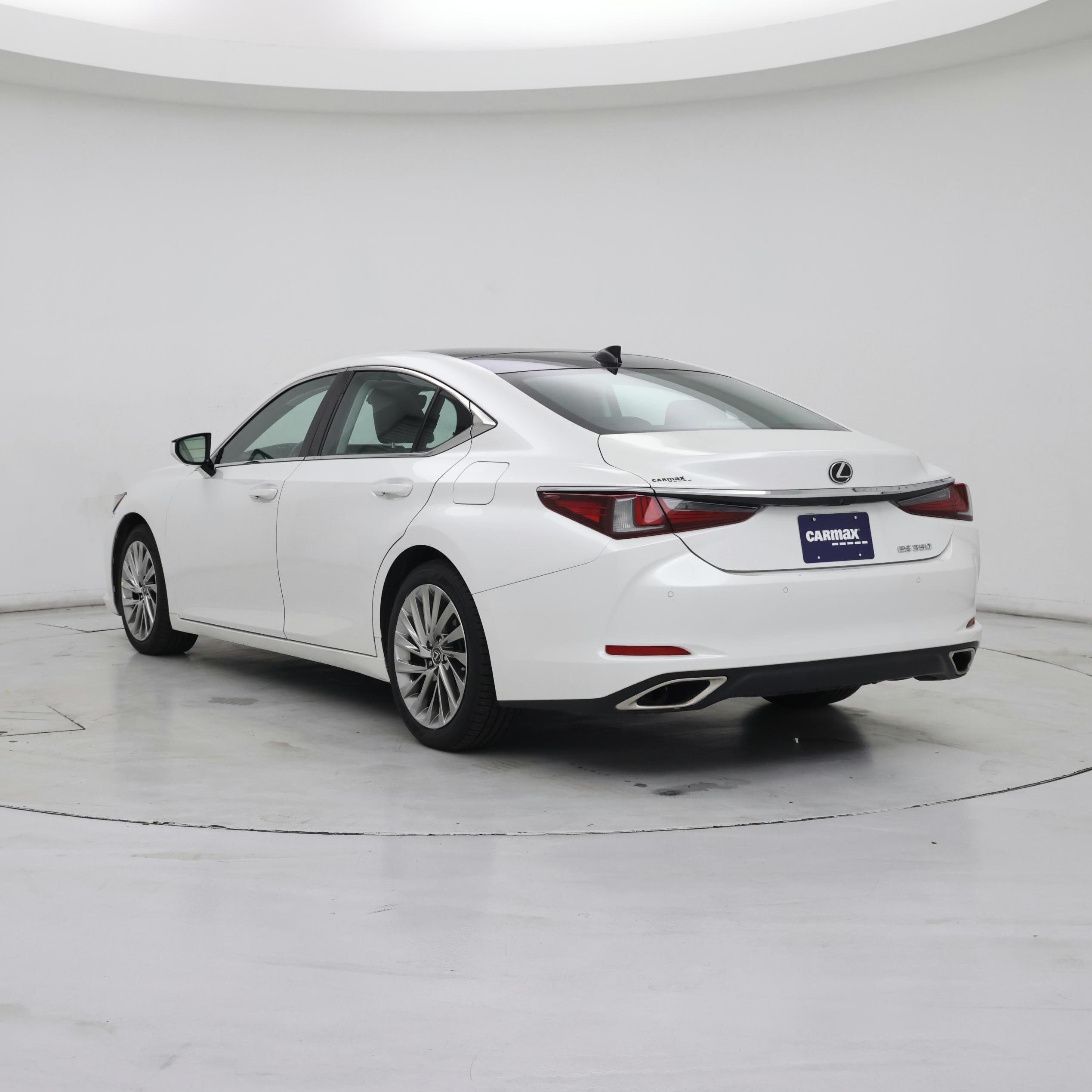 Thumbnail: 2019 Lexus ES - 2