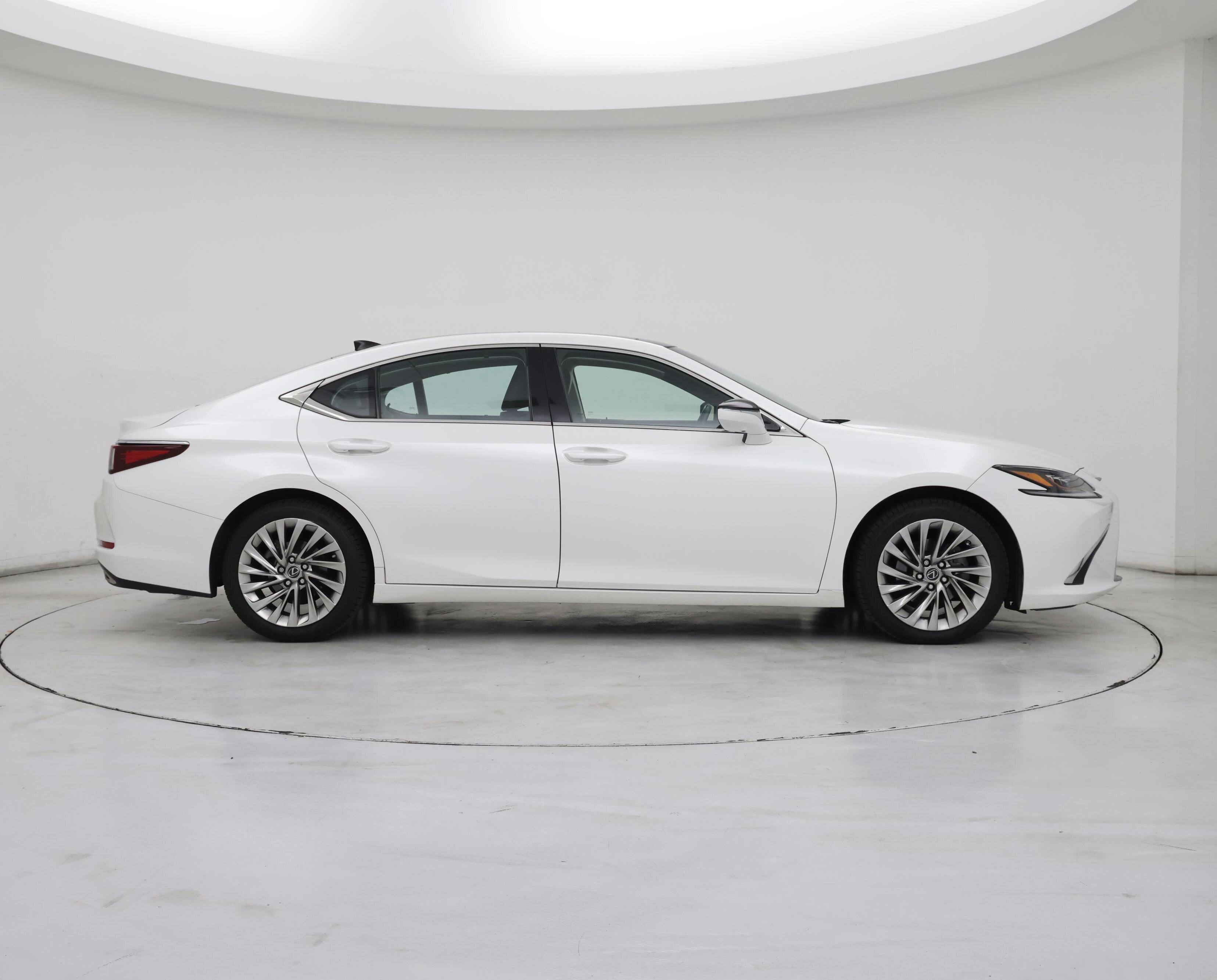 Thumbnail: 2019 Lexus ES - 7