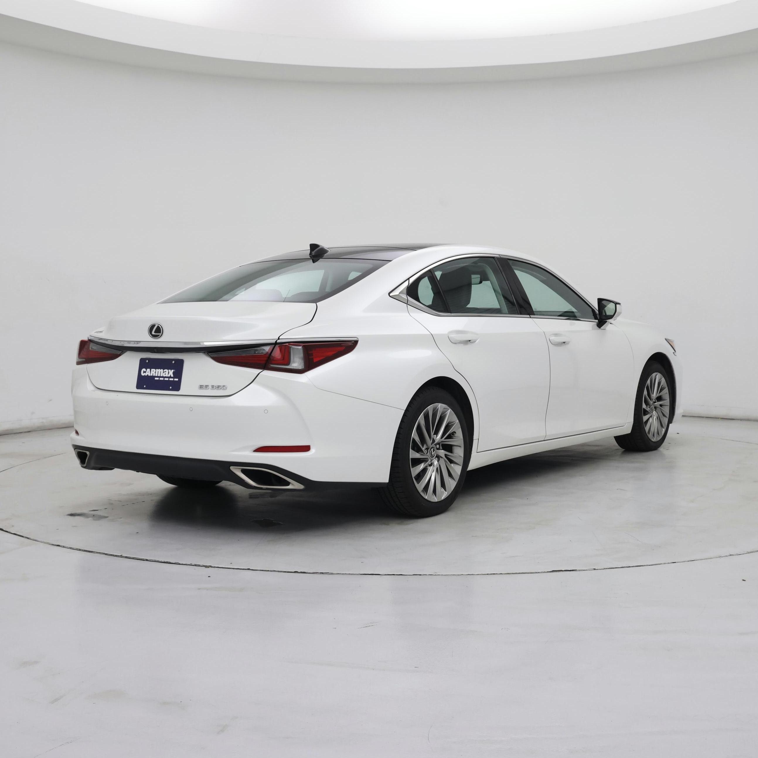 Thumbnail: 2019 Lexus ES - 8
