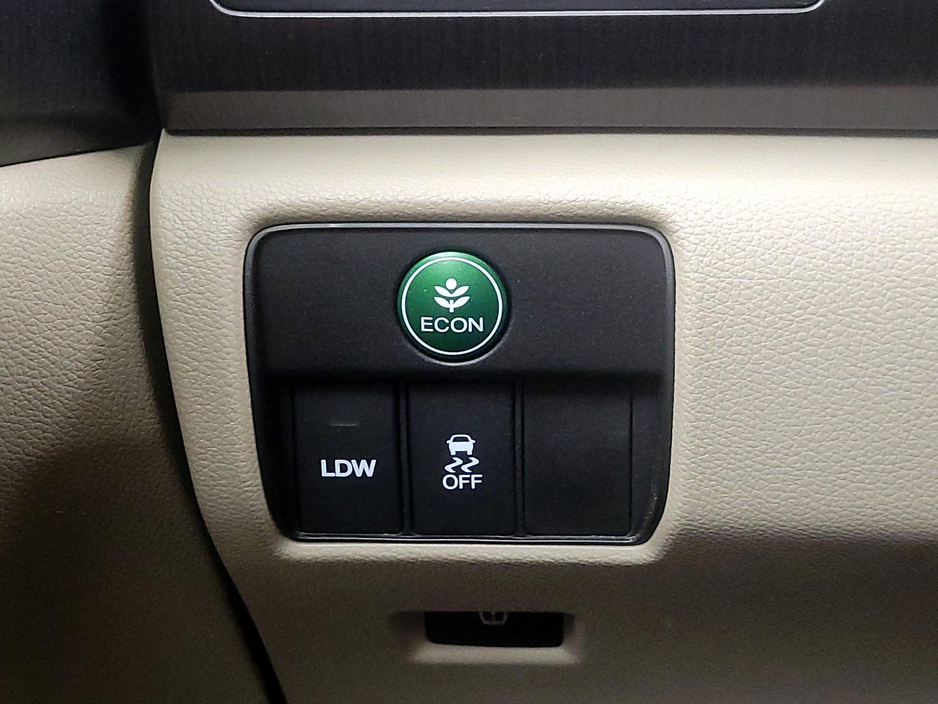 Thumbnail: 2015 Honda Accord - 13