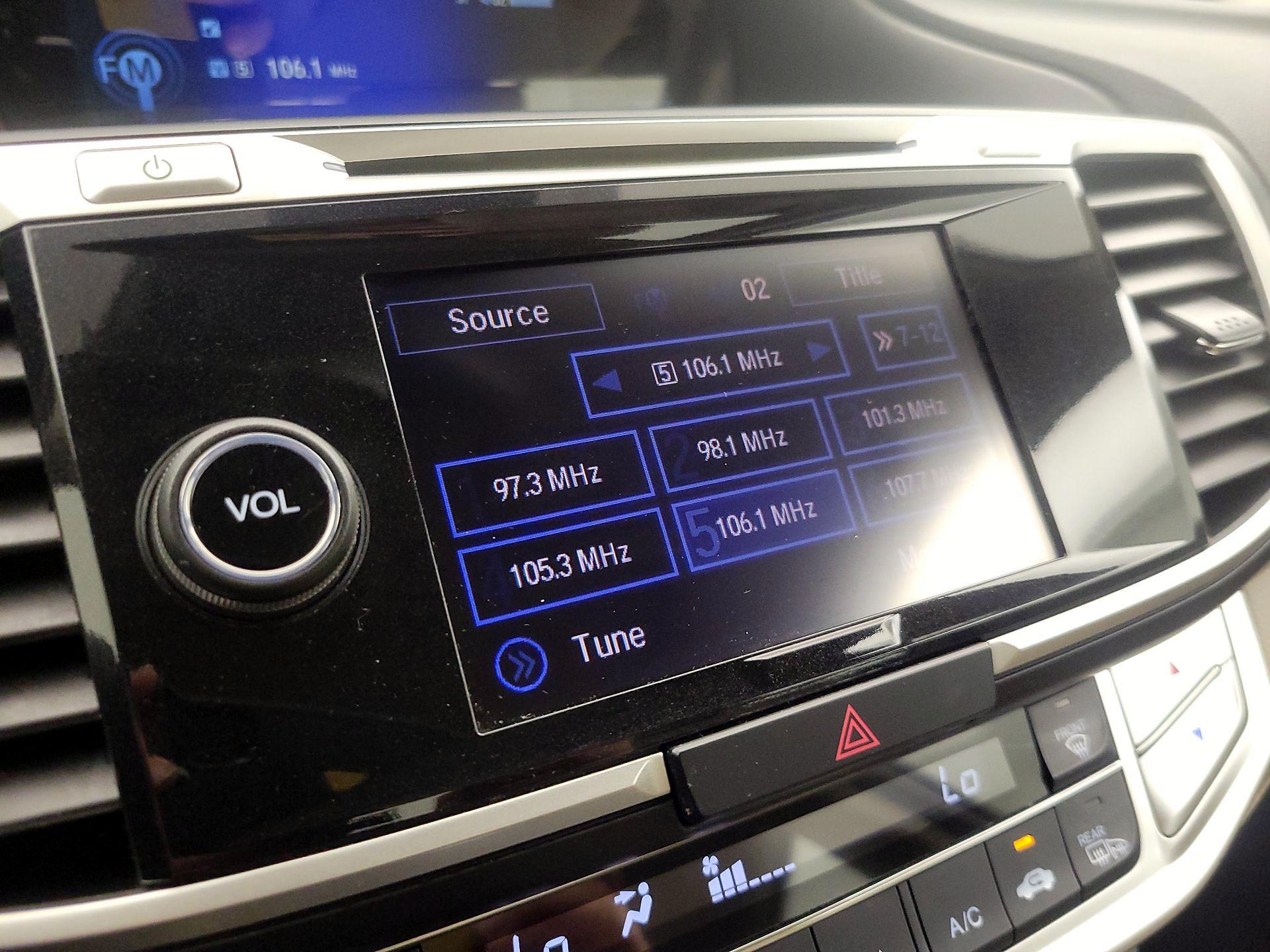 Thumbnail: 2015 Honda Accord - 15