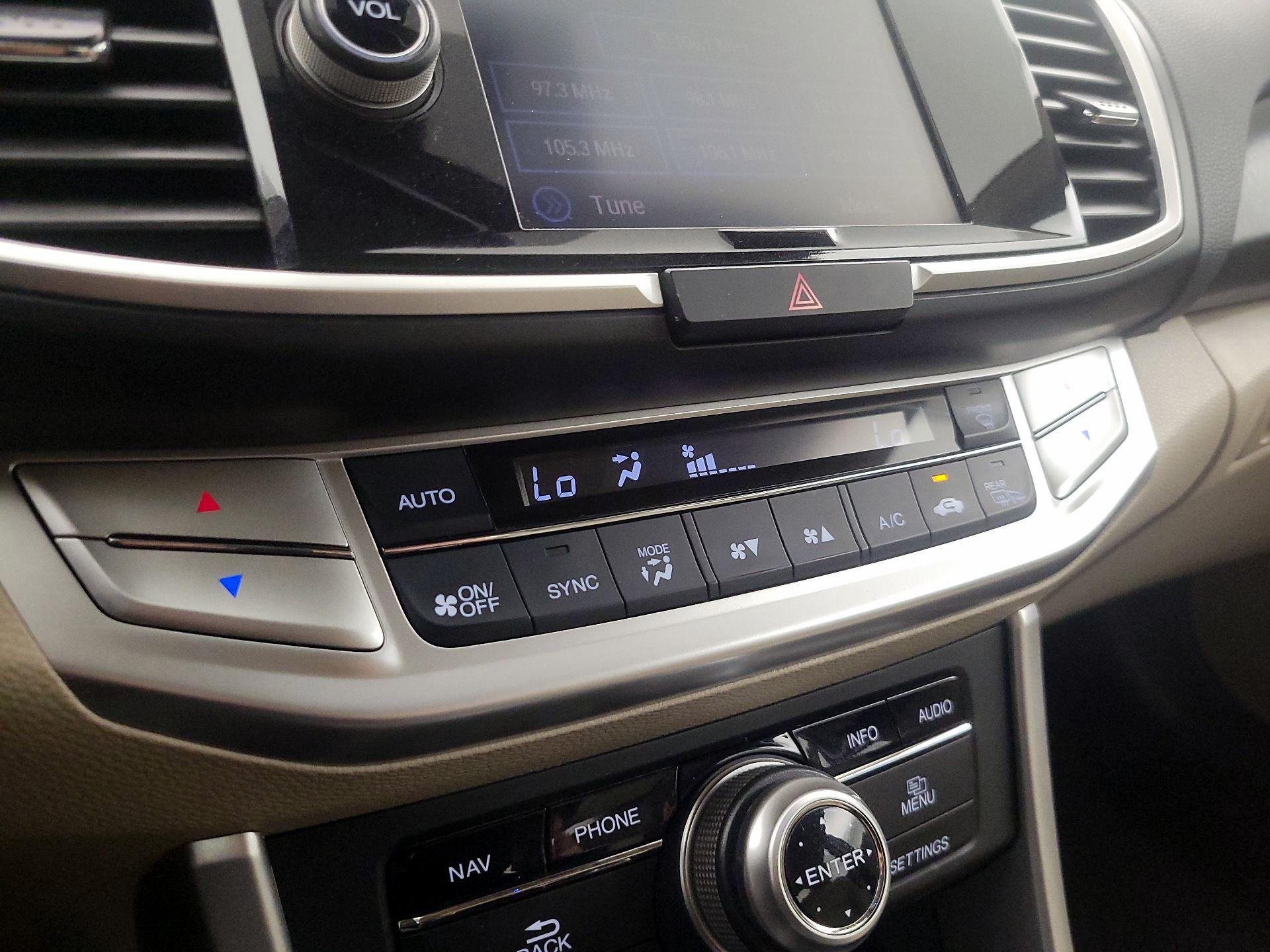 Thumbnail: 2015 Honda Accord - 16