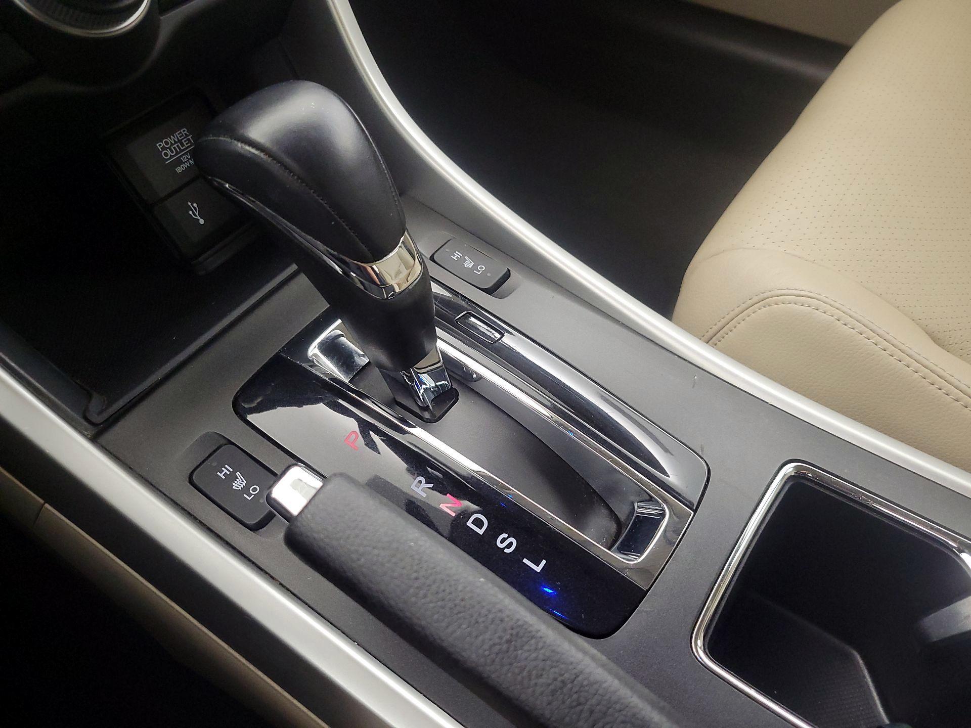 Thumbnail: 2015 Honda Accord - 17