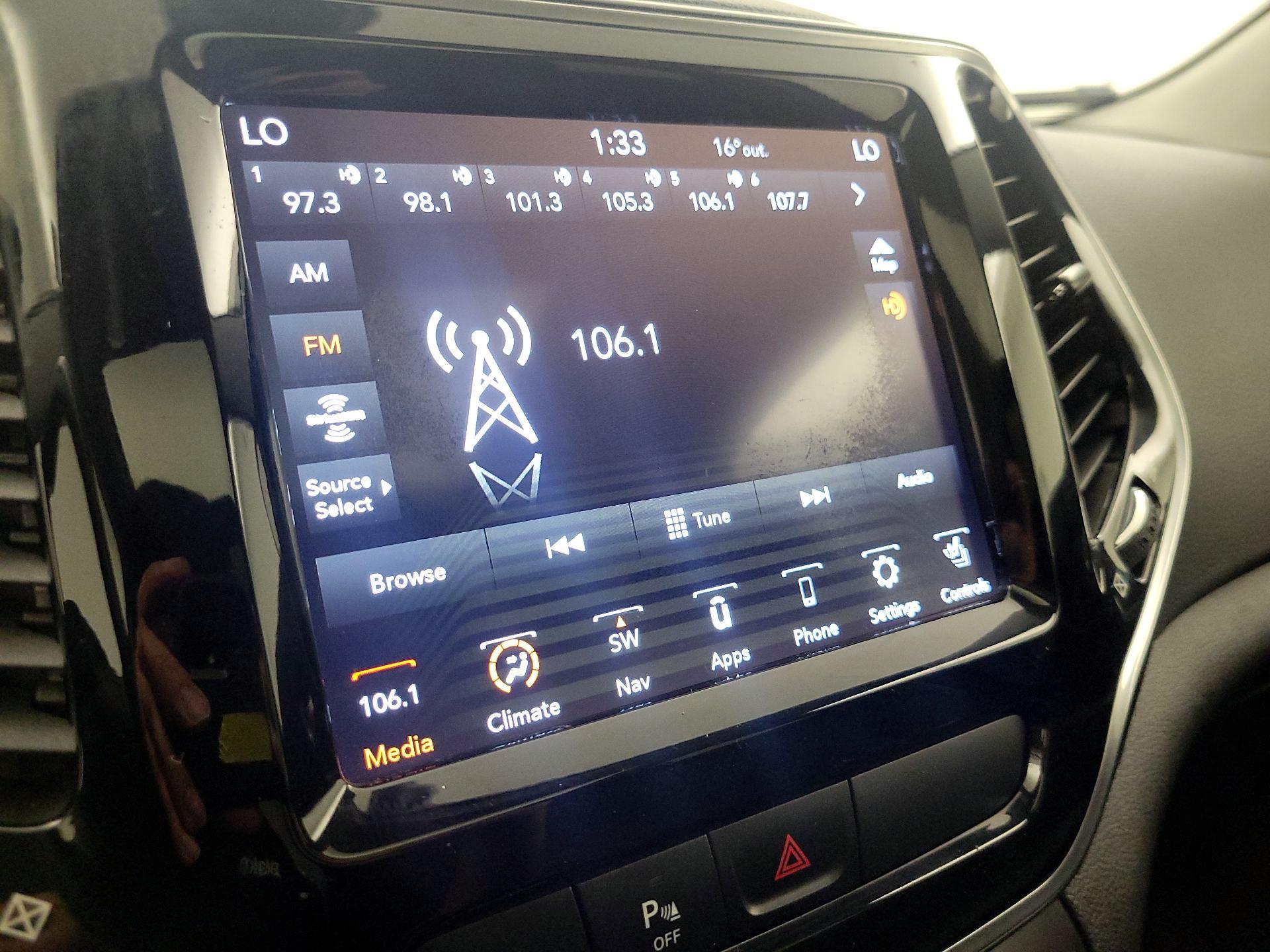 Thumbnail: 2020 Jeep Cherokee - 16