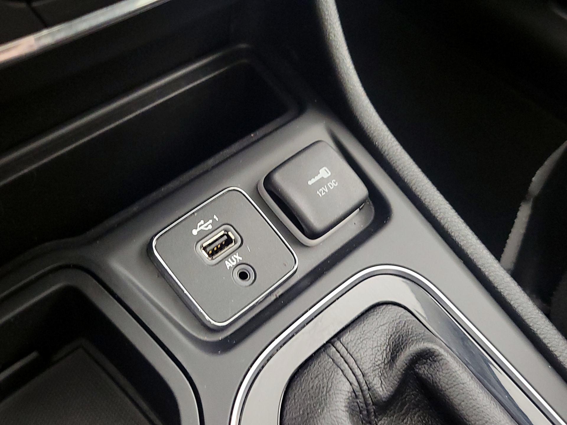 Thumbnail: 2020 Jeep Cherokee - 19