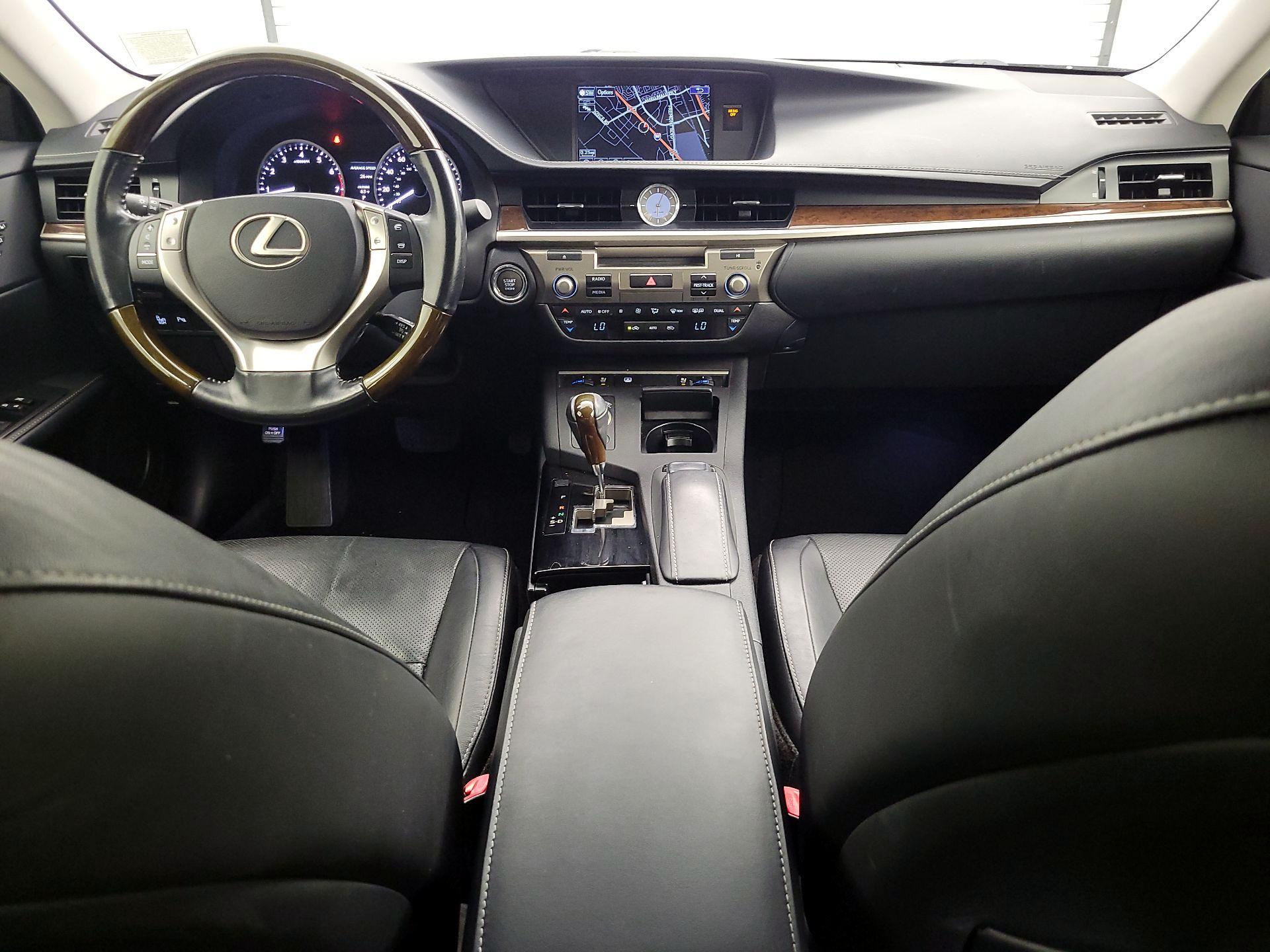 Thumbnail: 2015 Lexus ES - 9